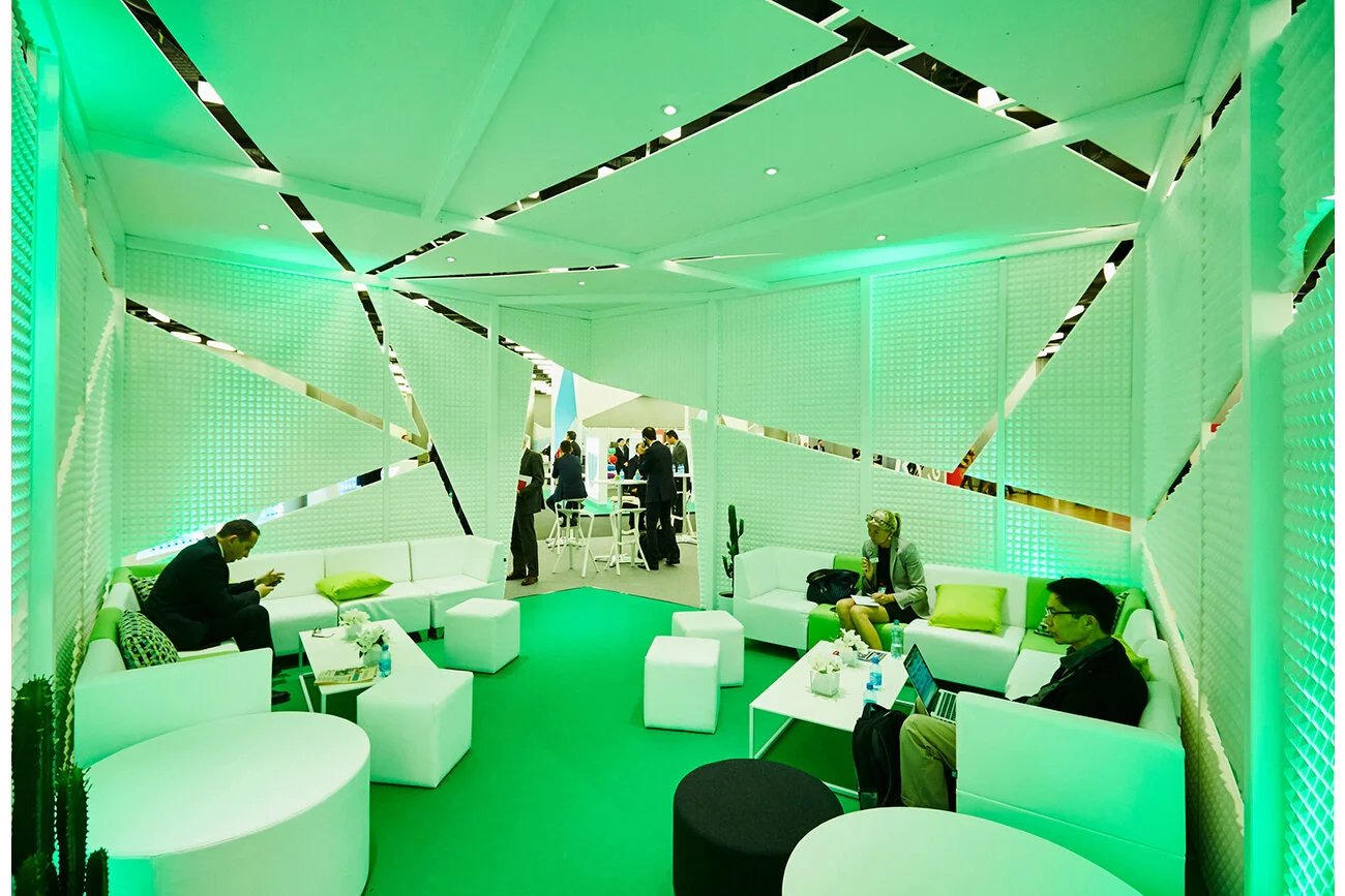 Geometric structure used to create semi private meeting spaces