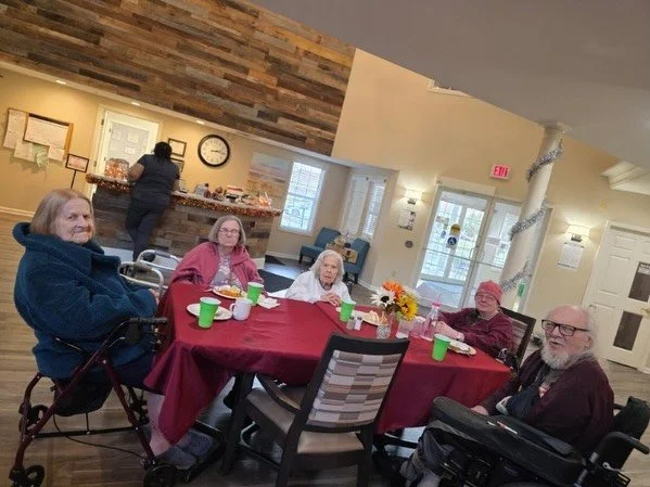 Grateful hearts and full plates! Our residents enjoyed a warm, festive Thanksgiving meal together 🦃
.
.
.
#AssistedLiving #SeniorLiving