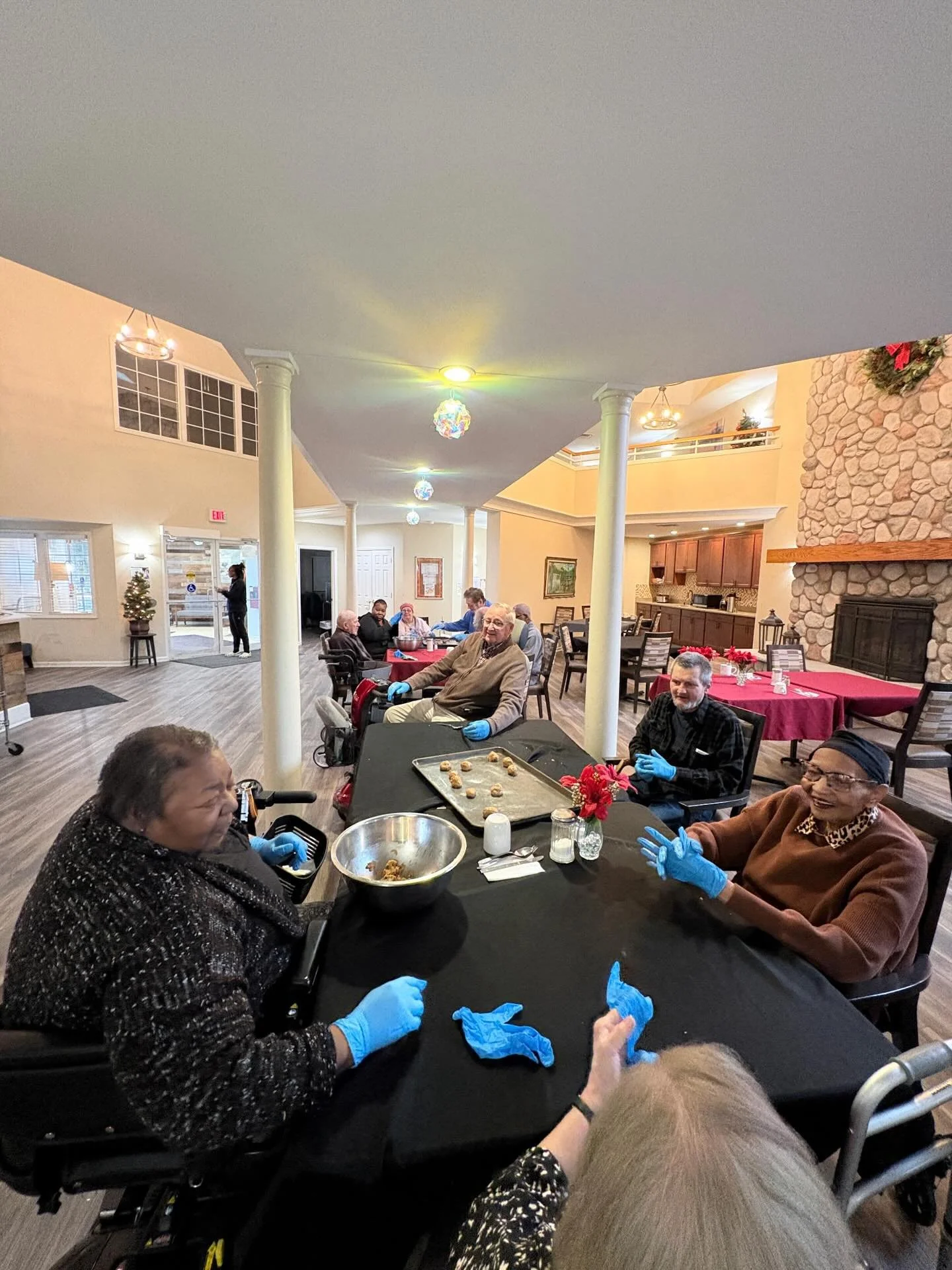 🍪 Fresh from the oven and full of smiles! Nothing beats baking cookies together and enjoying the delicious results.
.
.
.
#AssistedLiving #SeniorLiving