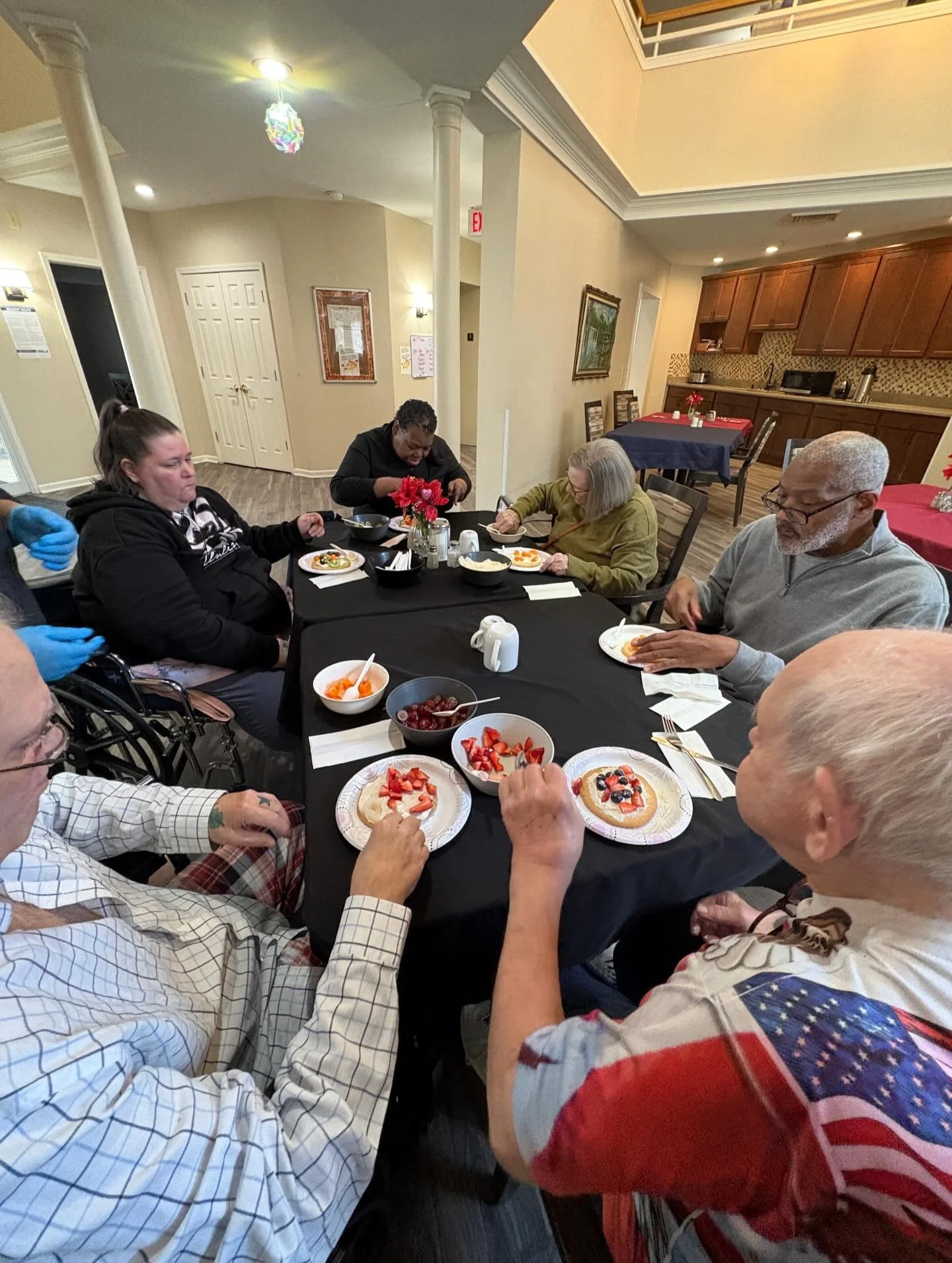 Cooking club was a sweet success! Our residents had a great time making (and enjoying) delicious fruit pizzas together! 🍓
.
.
.
#AssistedLiving #SeniorLiving