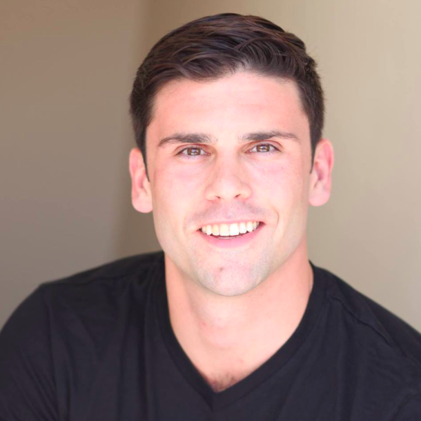 Tom O’Connell I grew up in Ramsey, NJ. Went to undergrad at the University of Delaware (go Hens!), worked for the next few years in Sales before going to medical school at St. George's University.