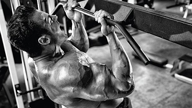 Want Bigger Arms? DO CHIN UPS!