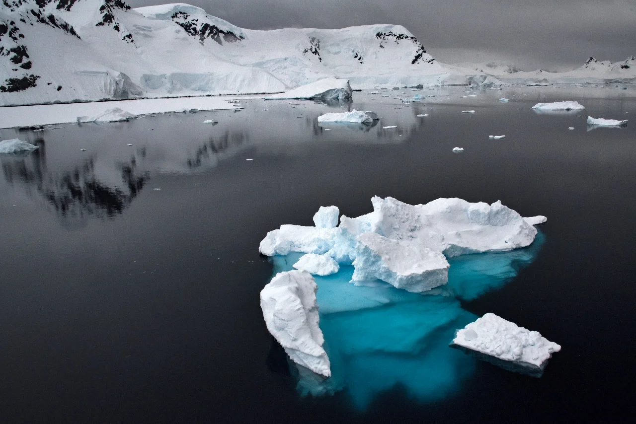 Iceberg, Wilhelmina Bay, Antartctica