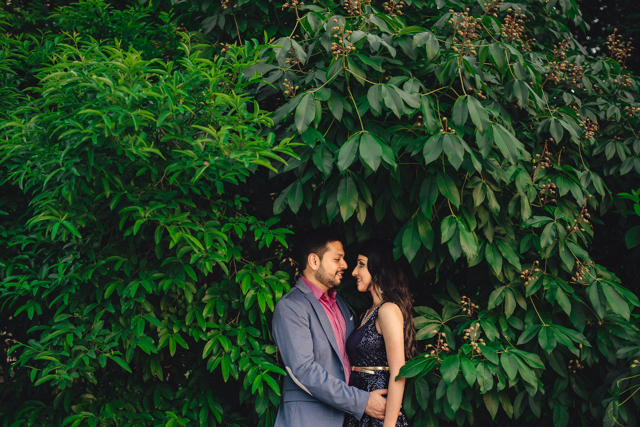 NEW YORK CITY ENGAGEMENT PHOTO SESSION AT CENTRAL PARK AND DUMBO, BROOKLYN Photographed by Top Indian Wedding Photographer Manish and Sung Photography.