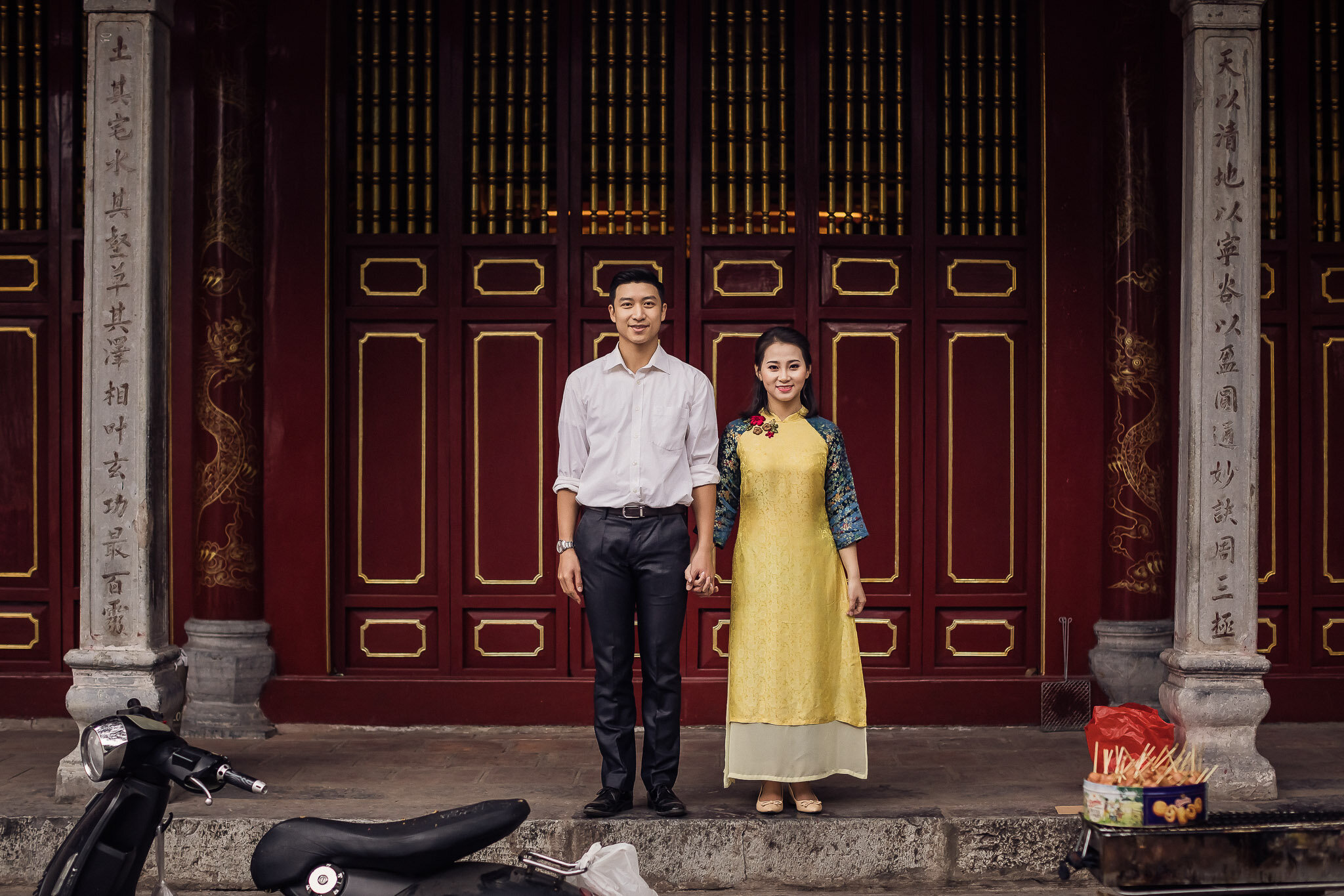 HANOI OLD QUARTER WEDDING PORTRAIT SESSION Photographed by Top Indian Wedding Photographer Manish and Sung Photography.