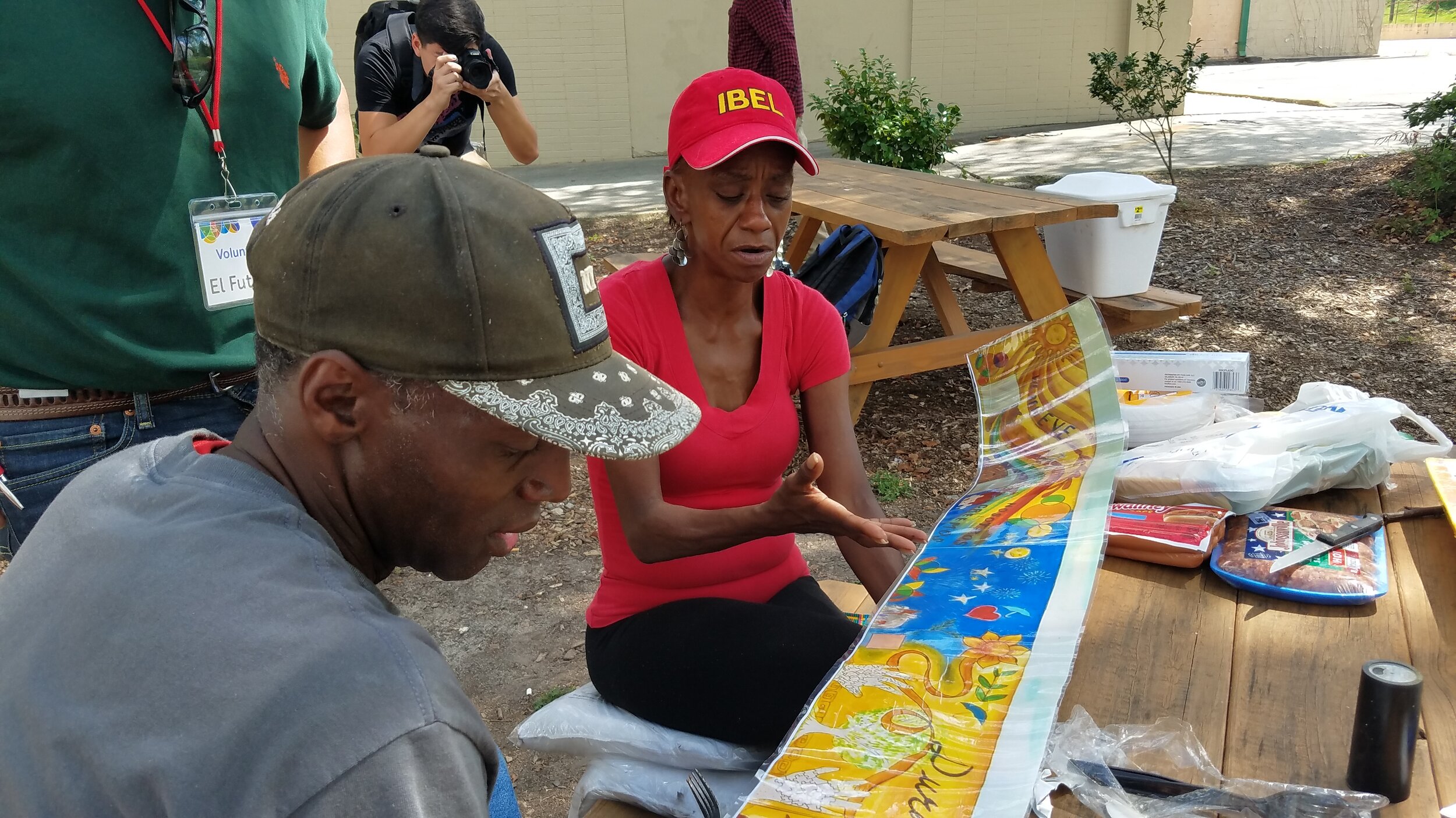  Neighbors weigh in on the design during a community work day.  Photo courtesy of El Futuro  