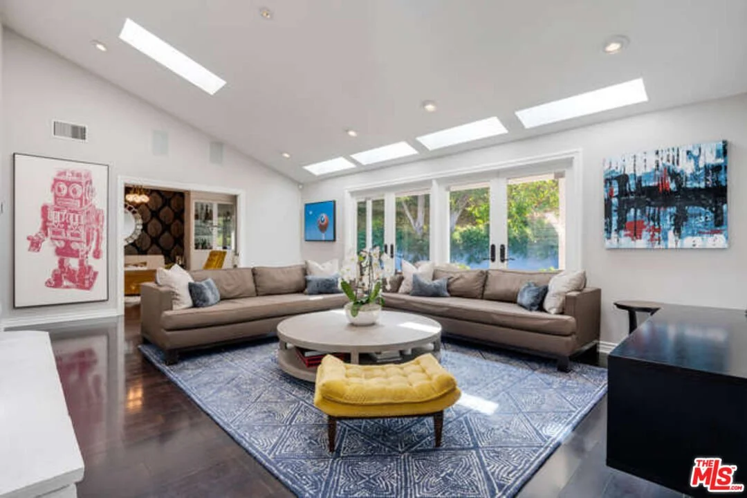 3940 Ballina Canyon Rd, Encino