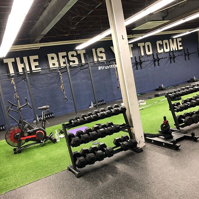 Getting super close now to opening day 🎁 Can&rsquo;t wait to meet everyone and lead some live workouts! 🏋️&zwj;♀️ @evolvefitnesshalifax 
#thebestisyettocome
