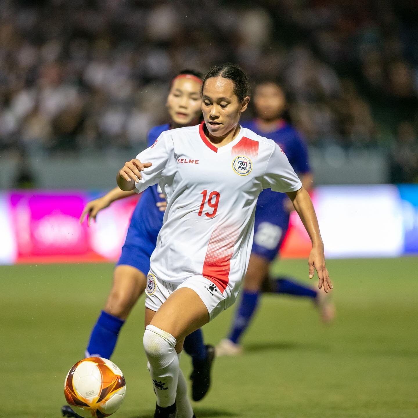 GAME DAY: Philippines vs Vietnam 

➡️Swipe to 2nd photo to see me with the giants😂

⚽️ Philippines vs Vietnam
⏰ 7pm VIE &bull; 8pm PHI &bull; 5am PST
📍Cam Pha Stadium 

#seagames #PHIvsVIE #rememberthegoal #pinoyfootball #seagames31 #philippines #w