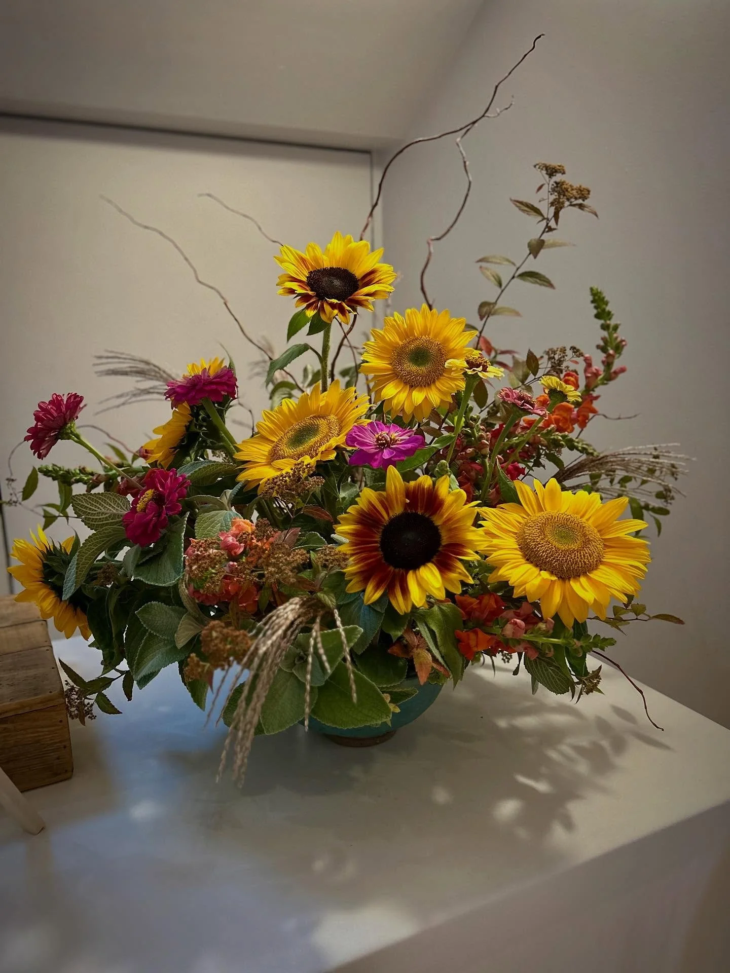 A little sunshine on a cloudy day. 🌻
#amerrybflorals 
#customflorals 
#kitterypointmaine