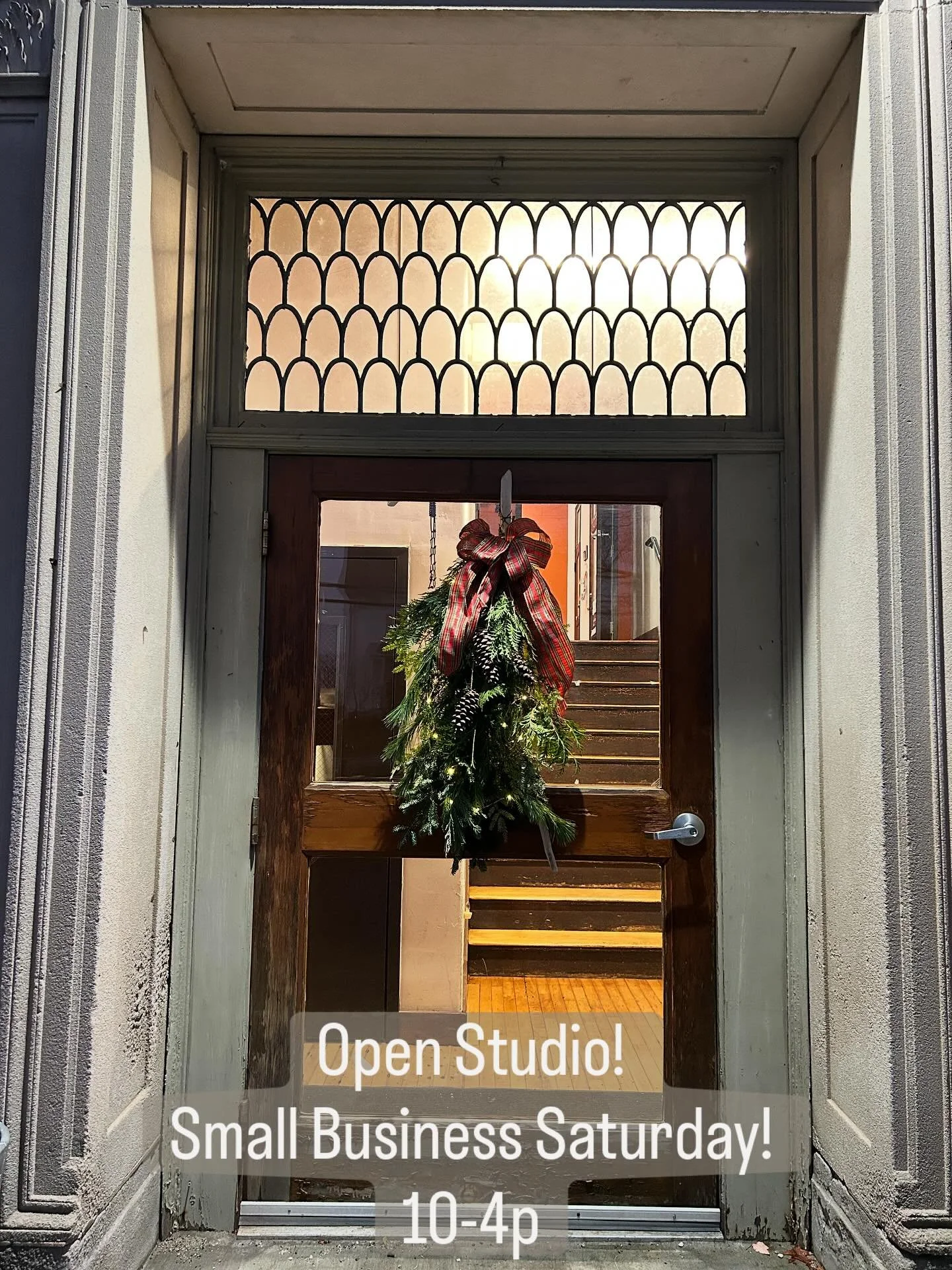 @artonthehillkittery ! Come and join in all the fun and festivities! Art, jewelry, clothing and bread! And!! Holiday Decor from @amerryb ! See you soon! Enjoy your Thanksgiving Day with your family and friends! 
#artistopenstudios 
#artonthehillkitte