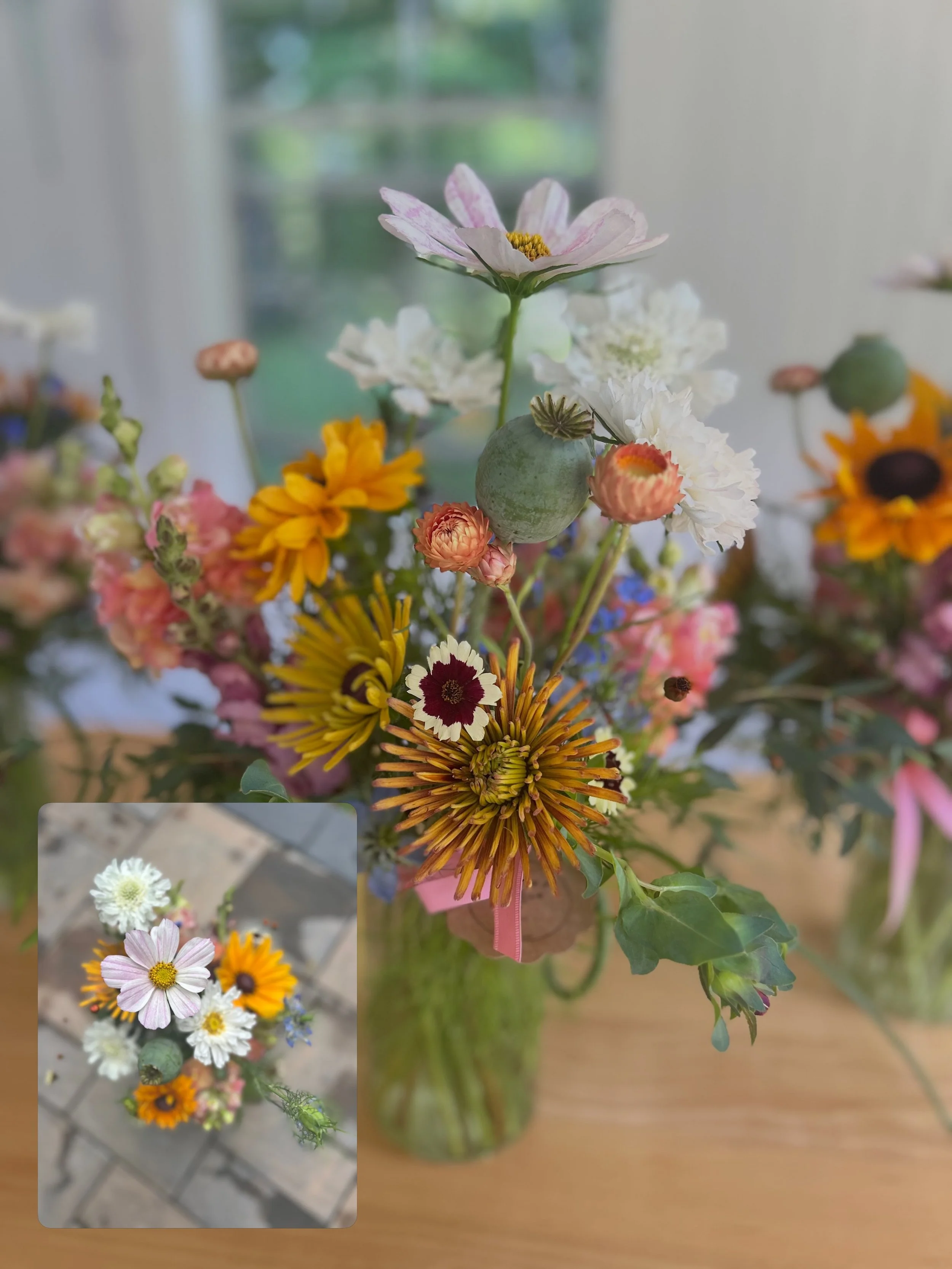 Our summer arrangement rolled out over the weekend as part of our Flowers for the Seasons subscription. One of four seasonal arrangements and this one was truly a &lsquo;Made in Maine&rsquo; centerpiece celebrating flowers from two Kittery farms @fou