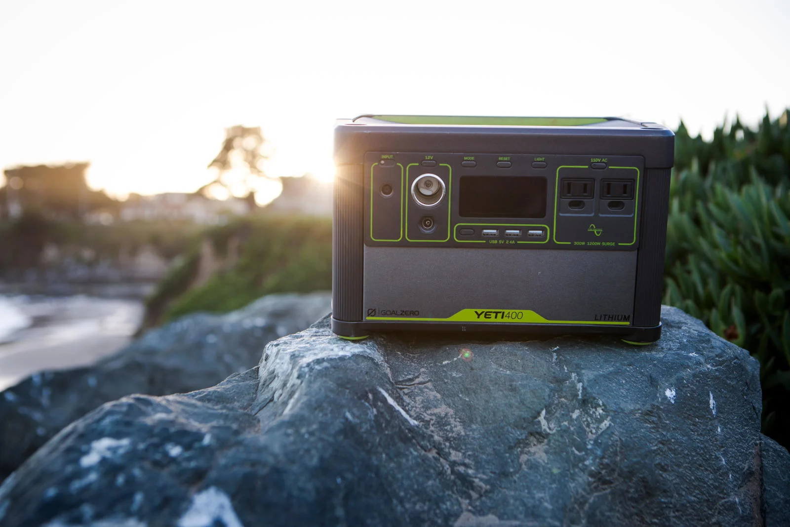 Goalzero-YetiLithium400110V-2.jpg