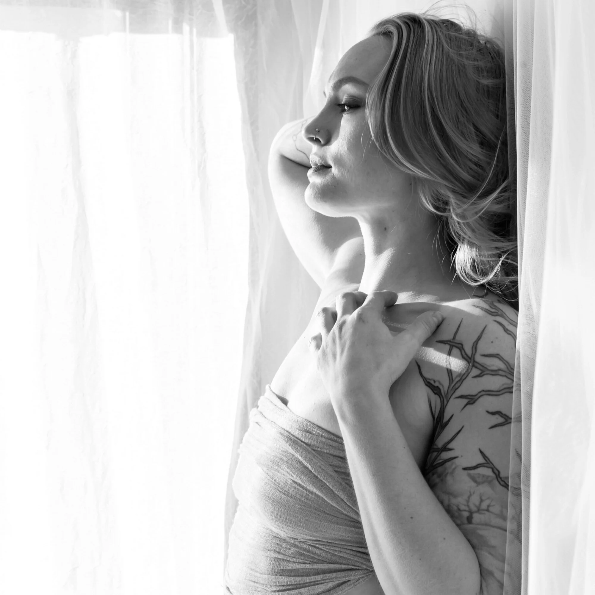 STRONG CONFIDENT FEMININITY - A BOUDOIR EXPERIENCE FOR YOUR SOUL