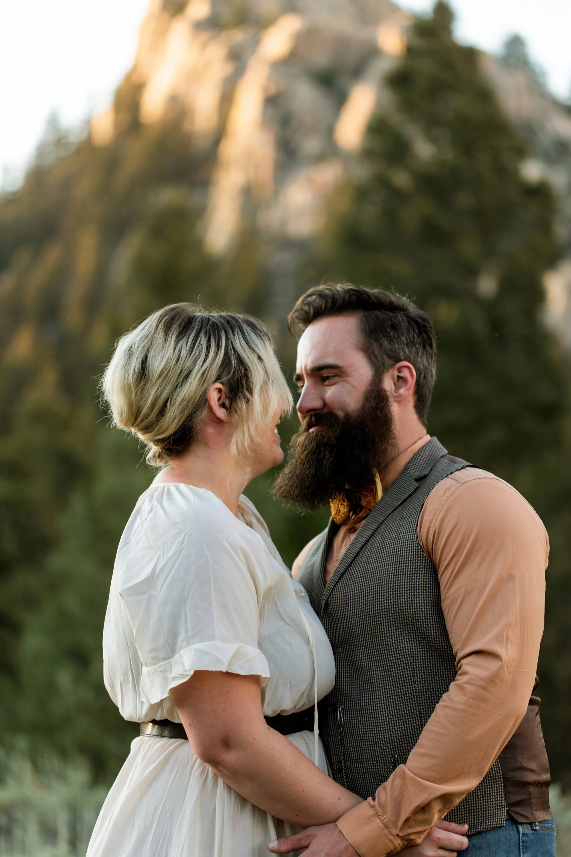 3  REASONS PIPESTONE IS PERFECT FOR A ROMANTIC ADVENTURE PHOTO SESSION