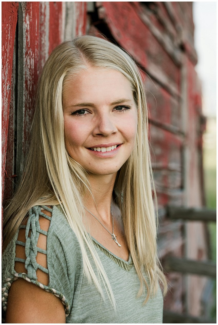 5 CONSIDERATIONS FOR A SUCCESSFUL SENIOR PHOTO SESSION