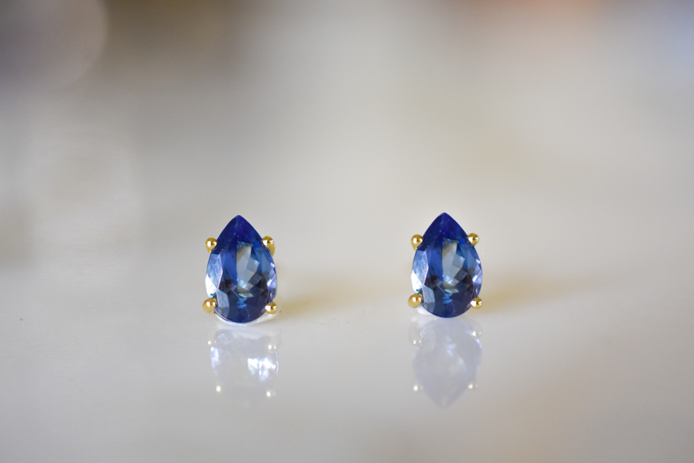 TANZANITE PEARS 1.2 ct Tanzanite in 18K gold prong setting Source: Tanzania Cut: Thailand Made: Los Angeles $1300