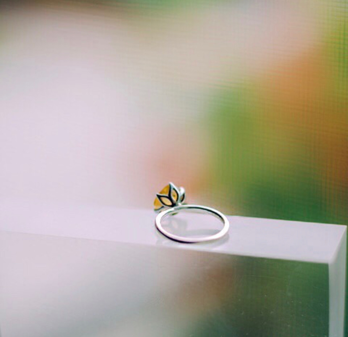 PETAL RING Yellow Helidor 2CT with Petal Flower Ring bezel in Sterling Silver Source: Madagascar Cut: Thailand Made: Los Angeles $800