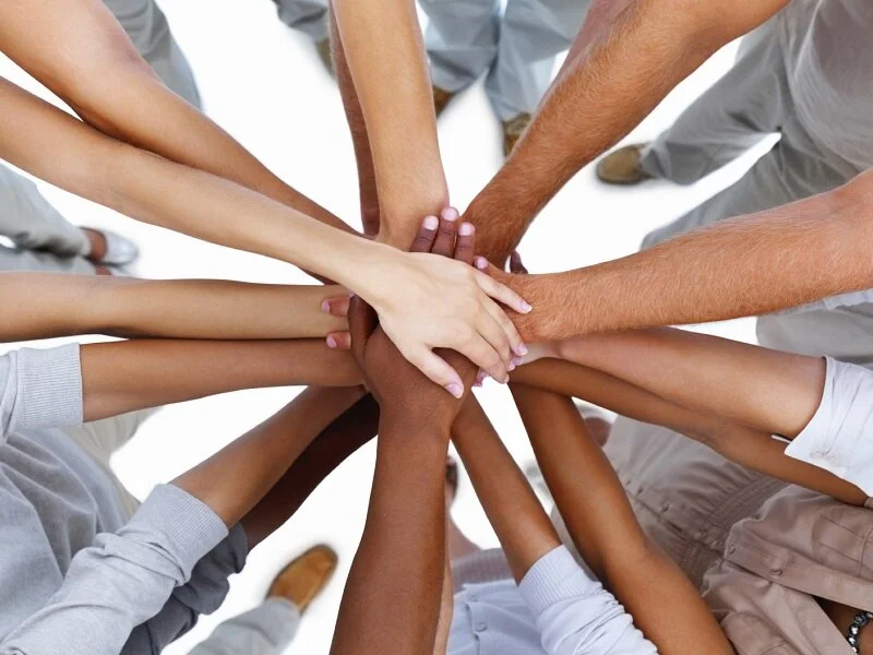 hands-in-circle pic idea .jpg