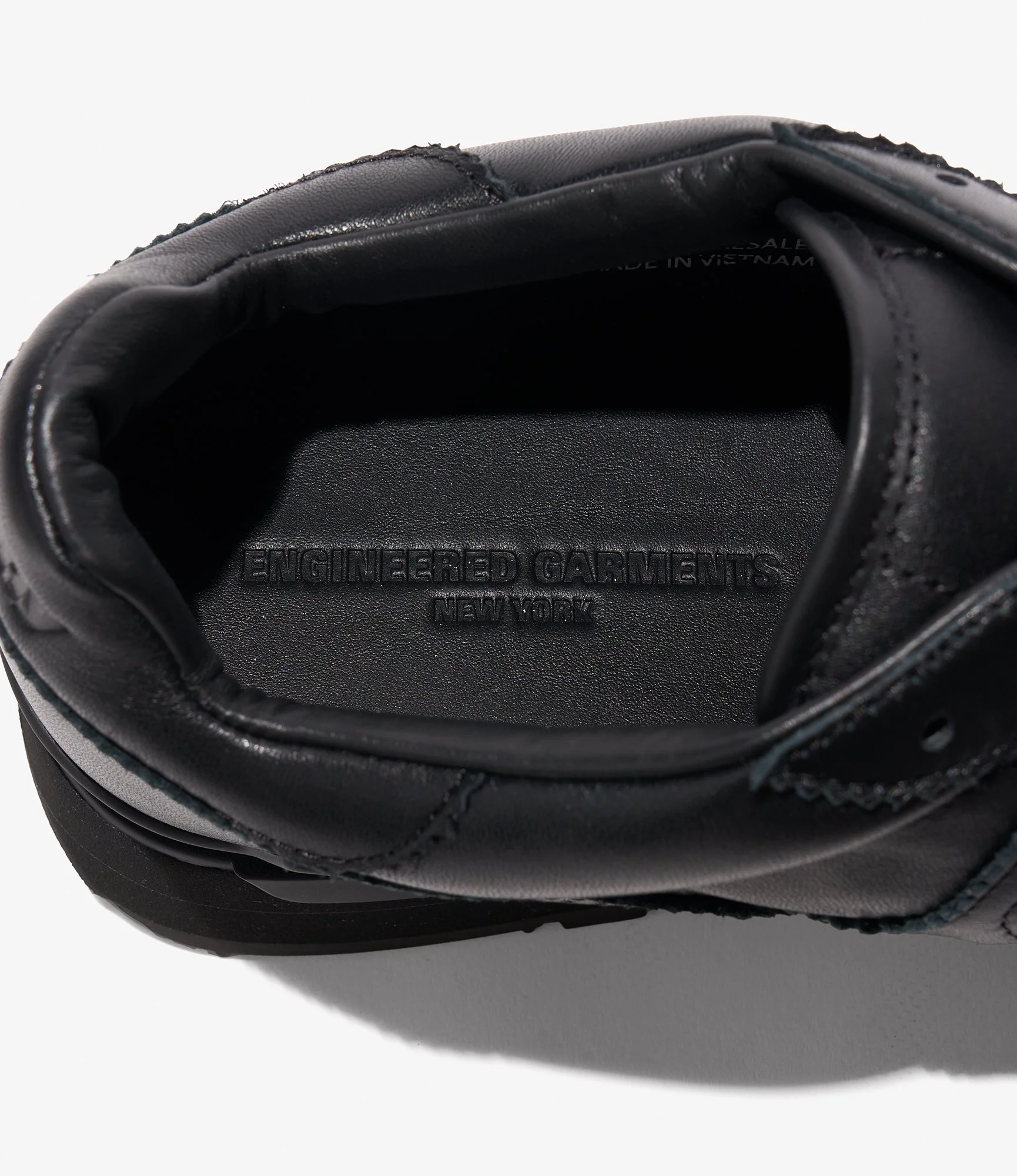 06_SAUCANY_BLACK_7.jpg