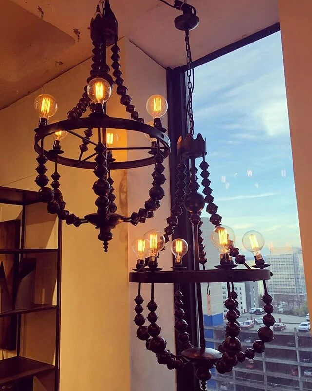 Some great chandeliers we saw at Market!!! Some on the way to the Showroom!!! Swipe to see all pics!!!
#manoirsnashville #americasmart #nashville #nashvilletn #chandelier #lighting_design #lighting #lamp #nashvilleinteriors #nashvilleinteriordesign #
