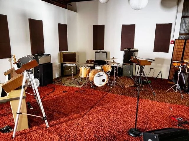 Hi. This post is a call to inform you of Brainfruit Industries 'Livestream Lock-In'. Beginning tomorrow, Saturday March 21, we will commence 
streaming on all major platforms until further notice.
More info to follow :) *any artists or bands interested in participating in the lock-in please DM here or contact one of the Brainfruit crew. Spots extremely limited* 
#livestream #lockin #livestreamlockin #brainfruitindustries #brainfruit #music #art #covid_19