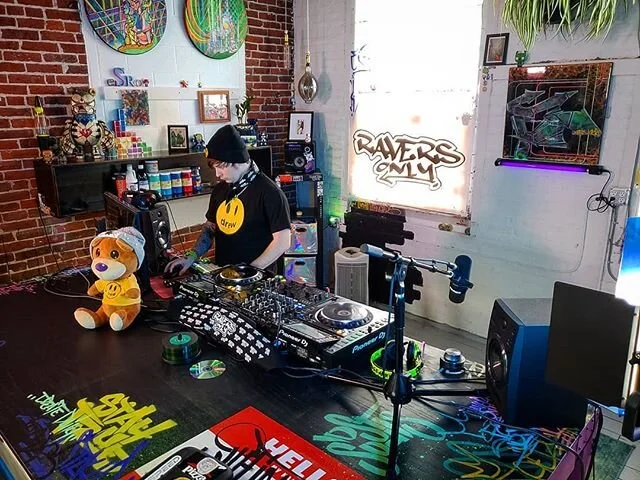 @djstarkiss will be spinning live in the studio tonight @brainfruit_ind  from 7-8pm EST. 
Tune in on the Brainfruit Industries facebook page!! #livestream #dj #djstarkiss #starkiss #hardcore #happyhardcore @_raversonly #rave #raversonly #brainfruit #brainfruitindustries #edm #dance