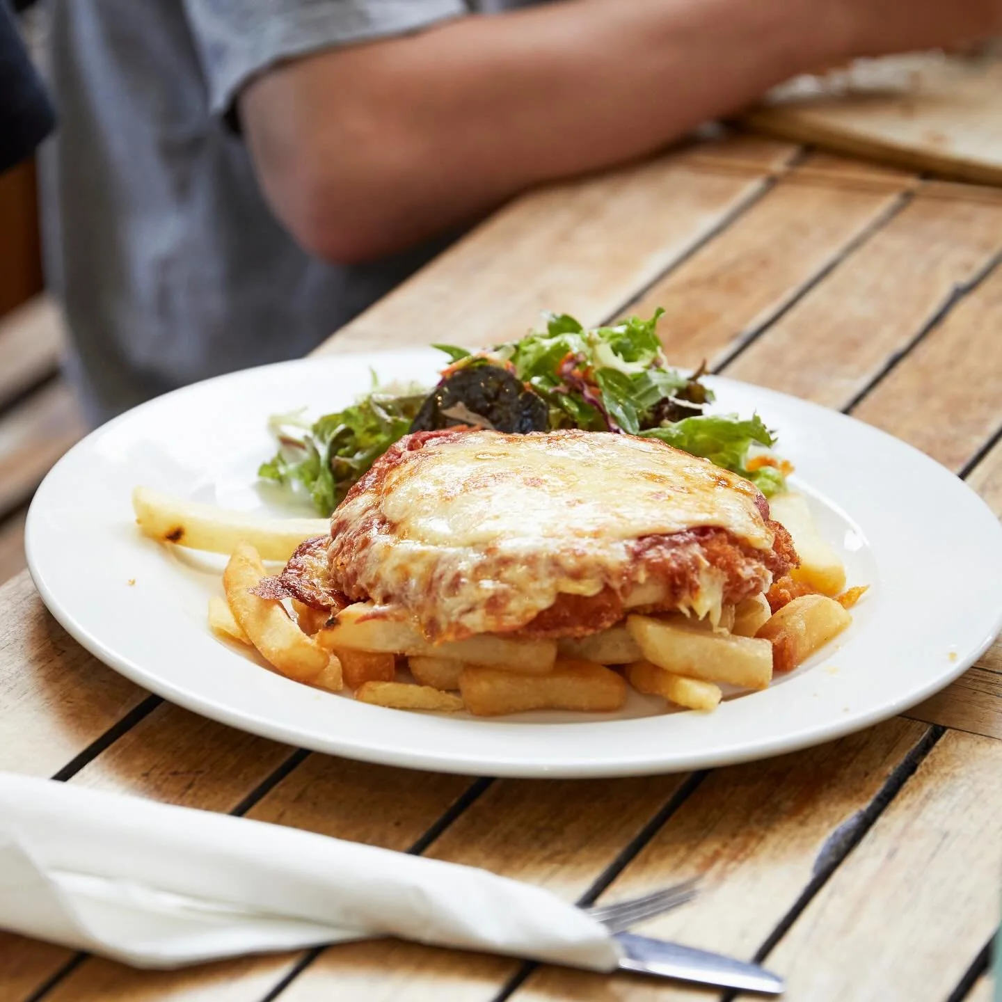 Friendly PSA&hellip;. You don&rsquo;t have to cook tonight. You can come down to the Peacock - it&rsquo;s Parma Day! 

That means we have a range of Parma specials, available all day, starting from $19.