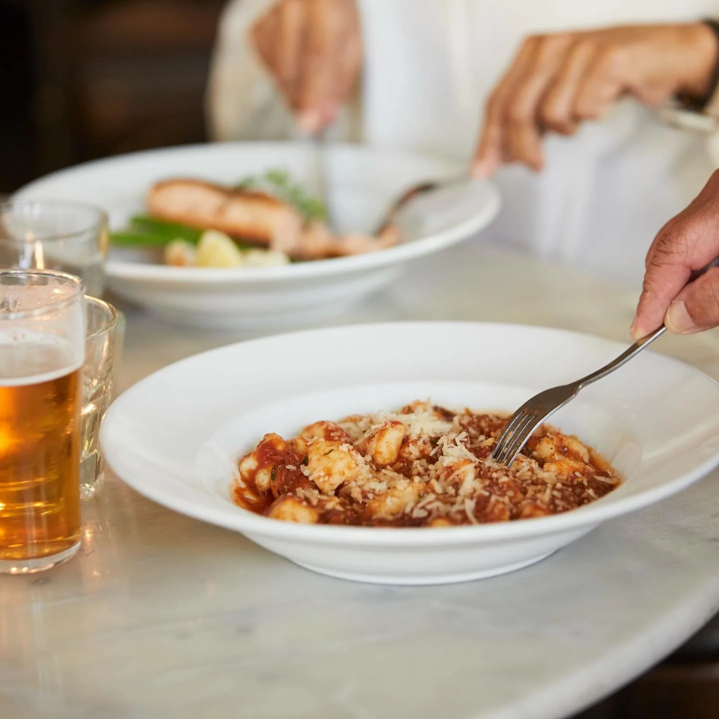 Our new Autumn menu is now available. Join us this weekend to try some of our new dishes - or one of our classics. 

Book a table in our bistro, or pull up a stool in our Sports Lounge and catch all the footy action.

Happy hour from 4.30 - 6.30 toni
