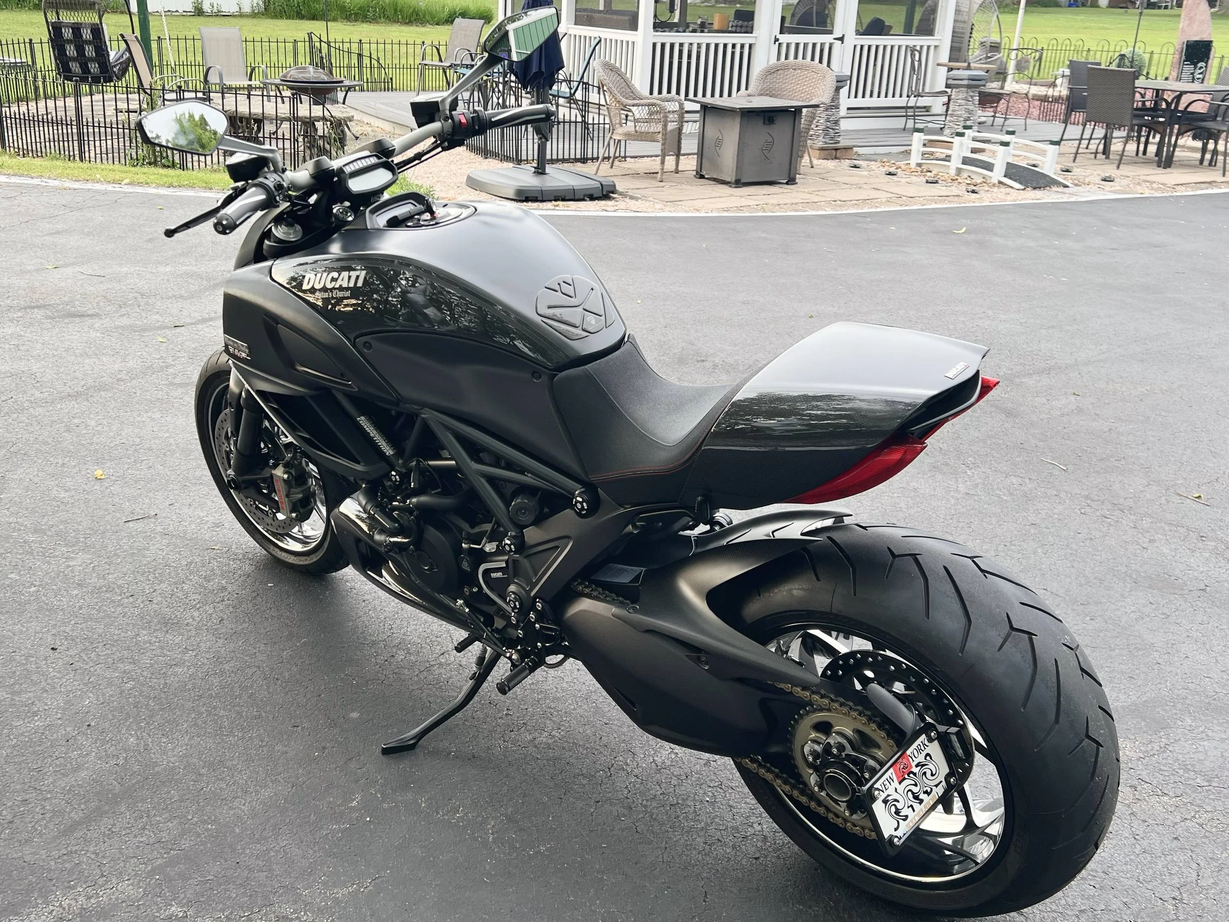 Ducati-4.jpg