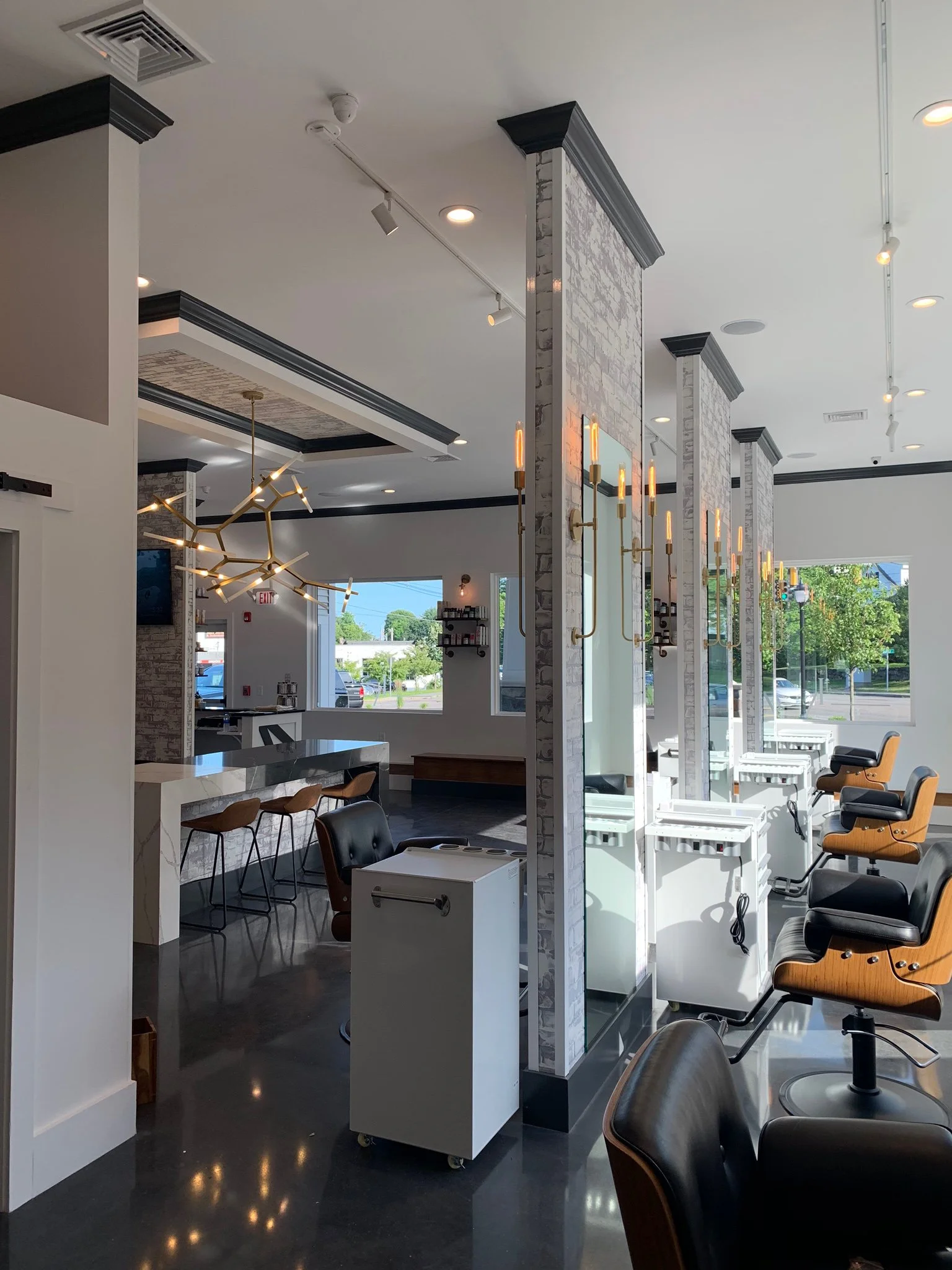 Salon Stations