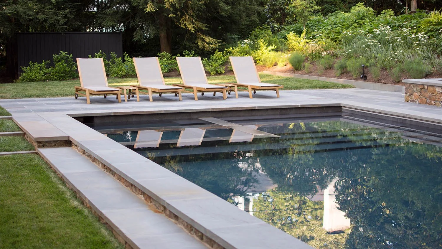 TERRACED GARDEN POOL