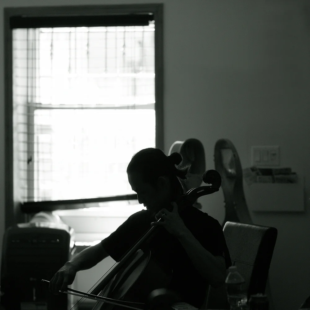 Takashi_cello_BW.JPG