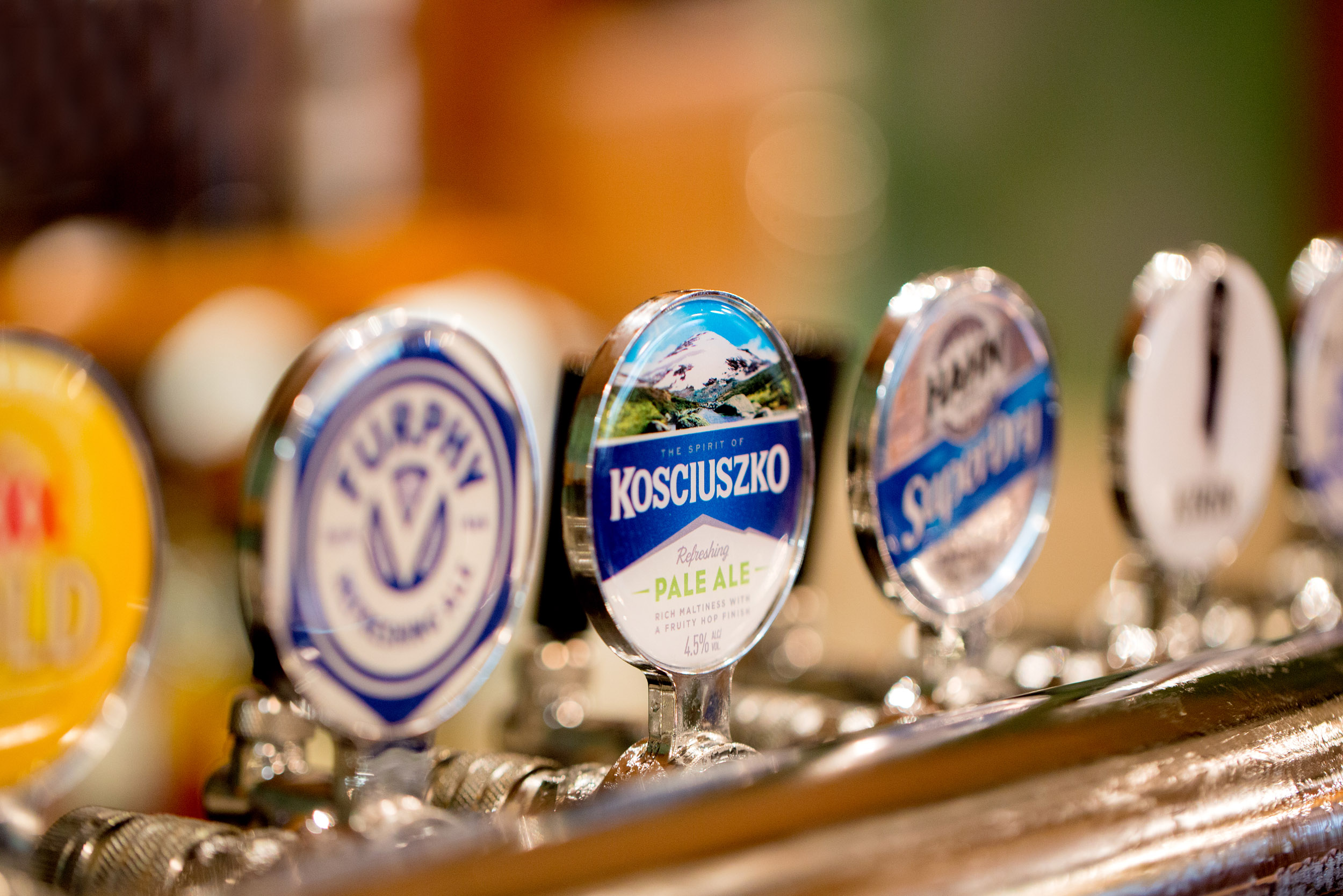beer-taps-macro