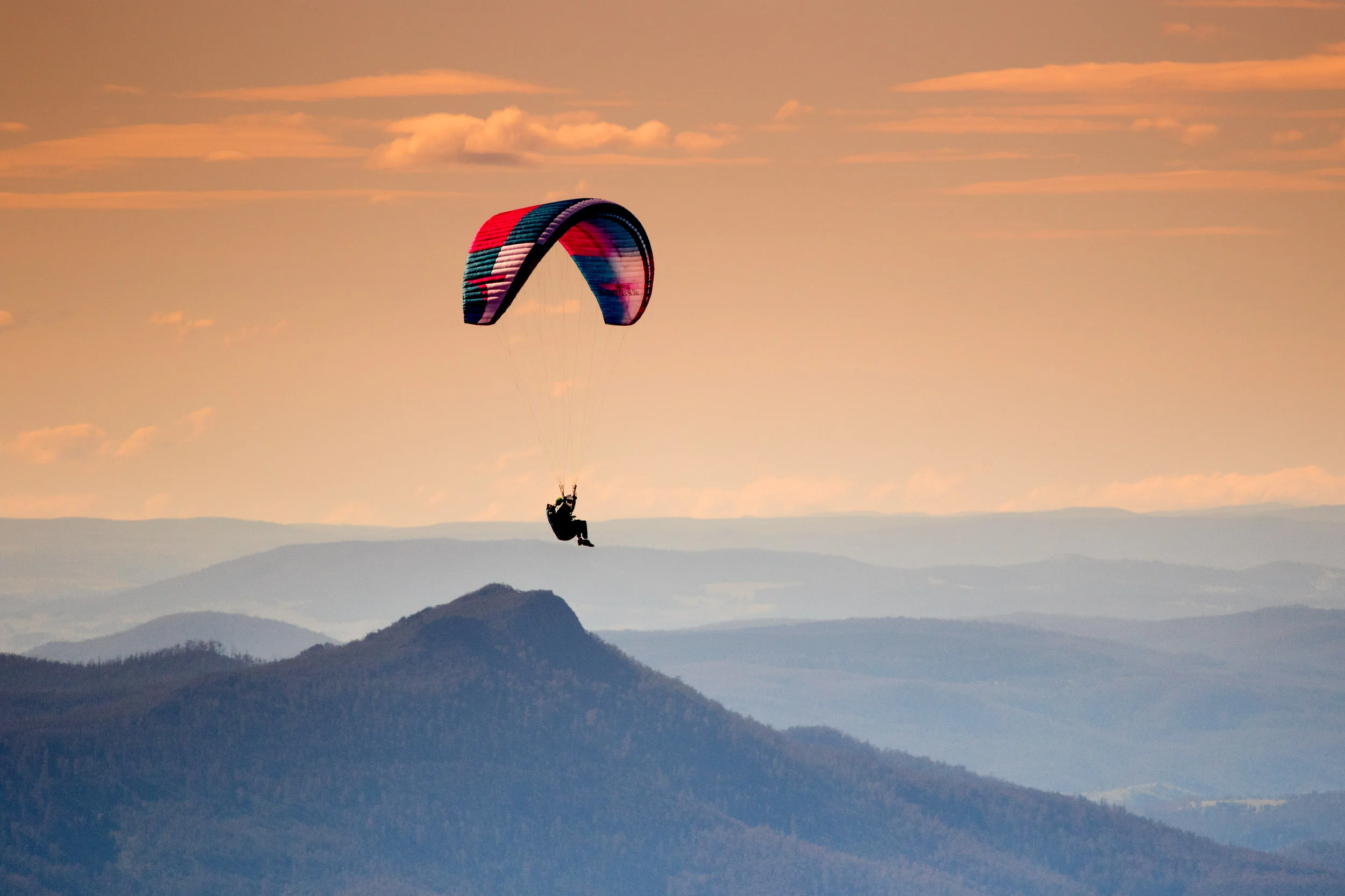 mount-wellington-hang-gliding.jpg