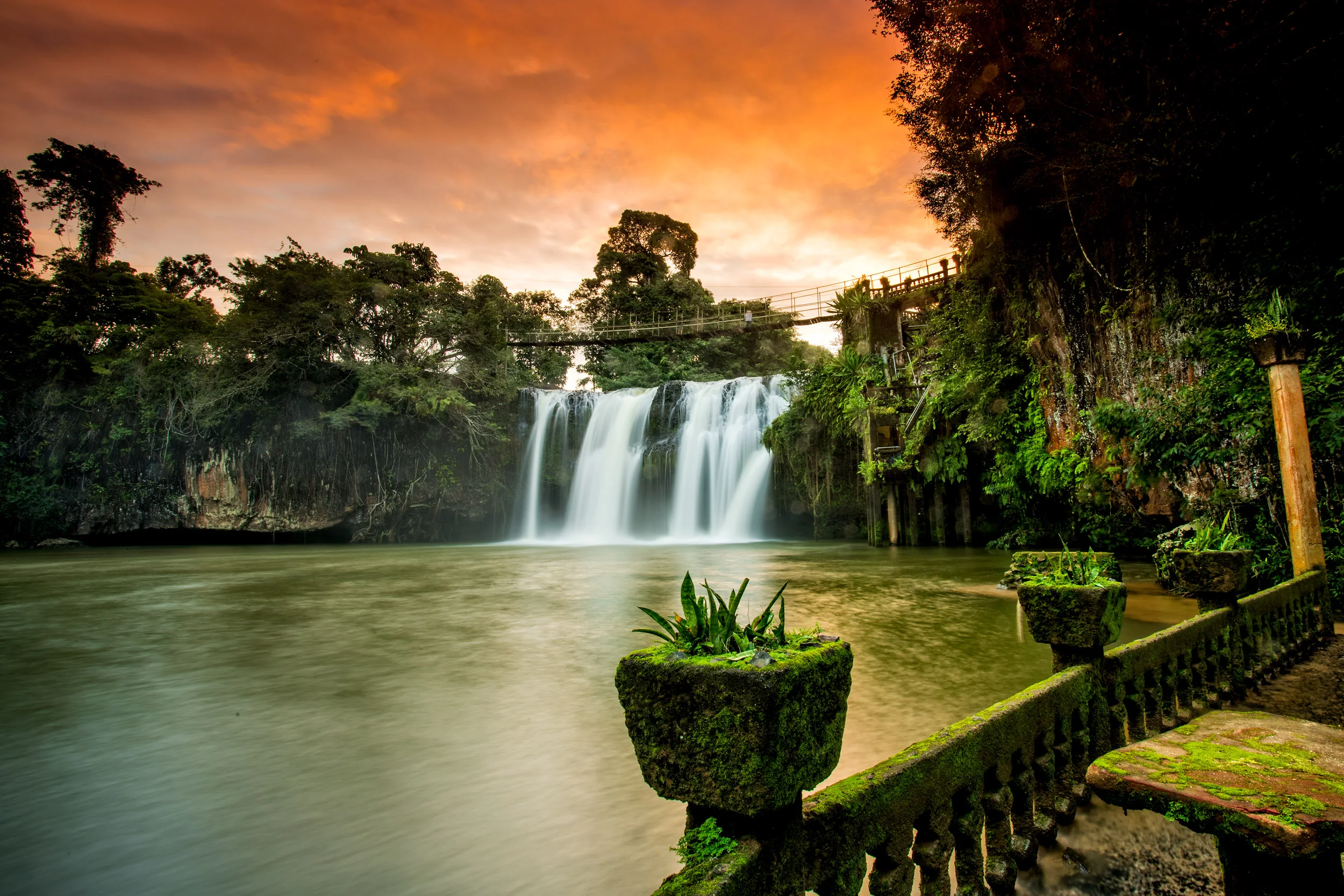 paronella-park-queensland-waterfall.jpg