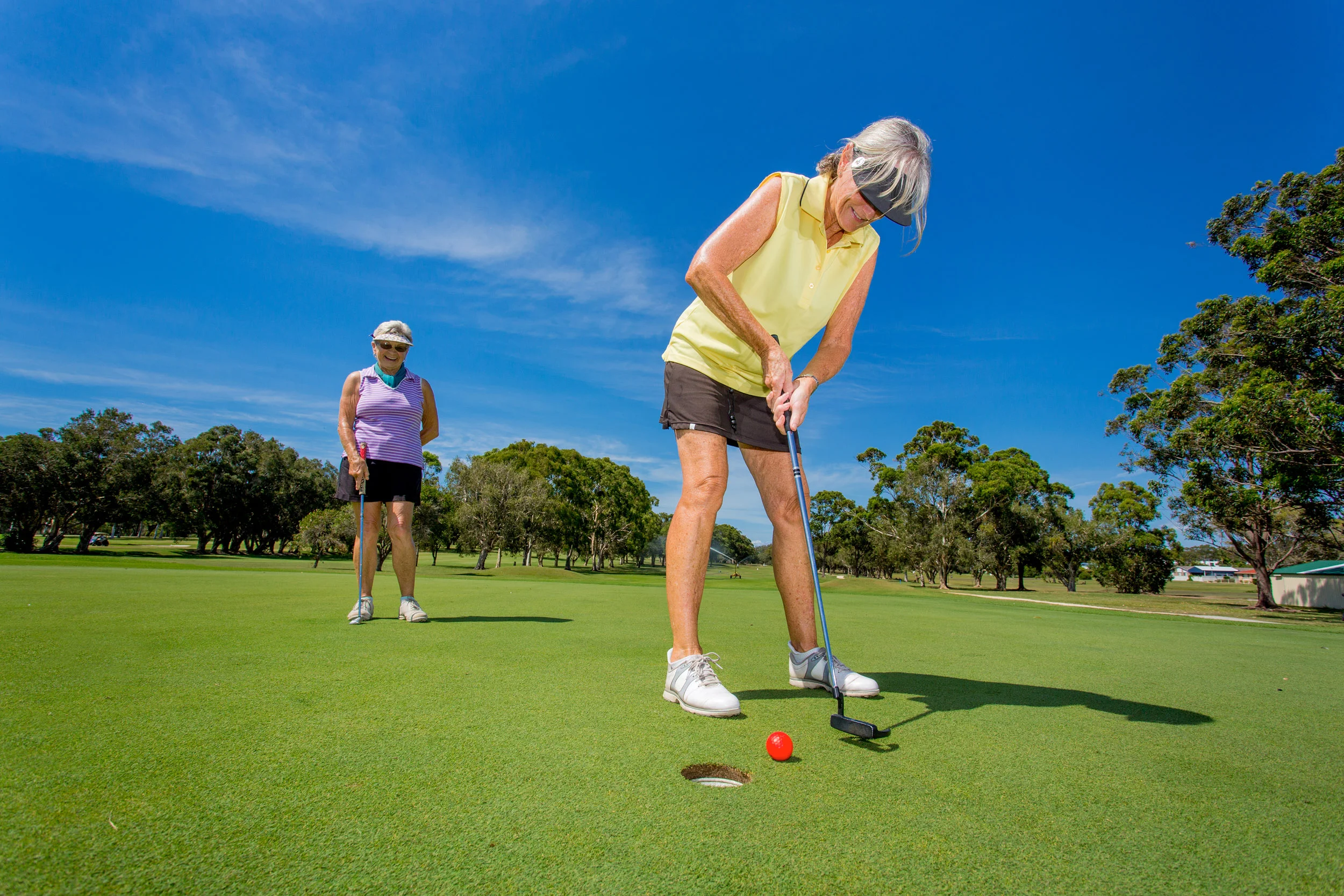 golf-course-photography-putt.jpg