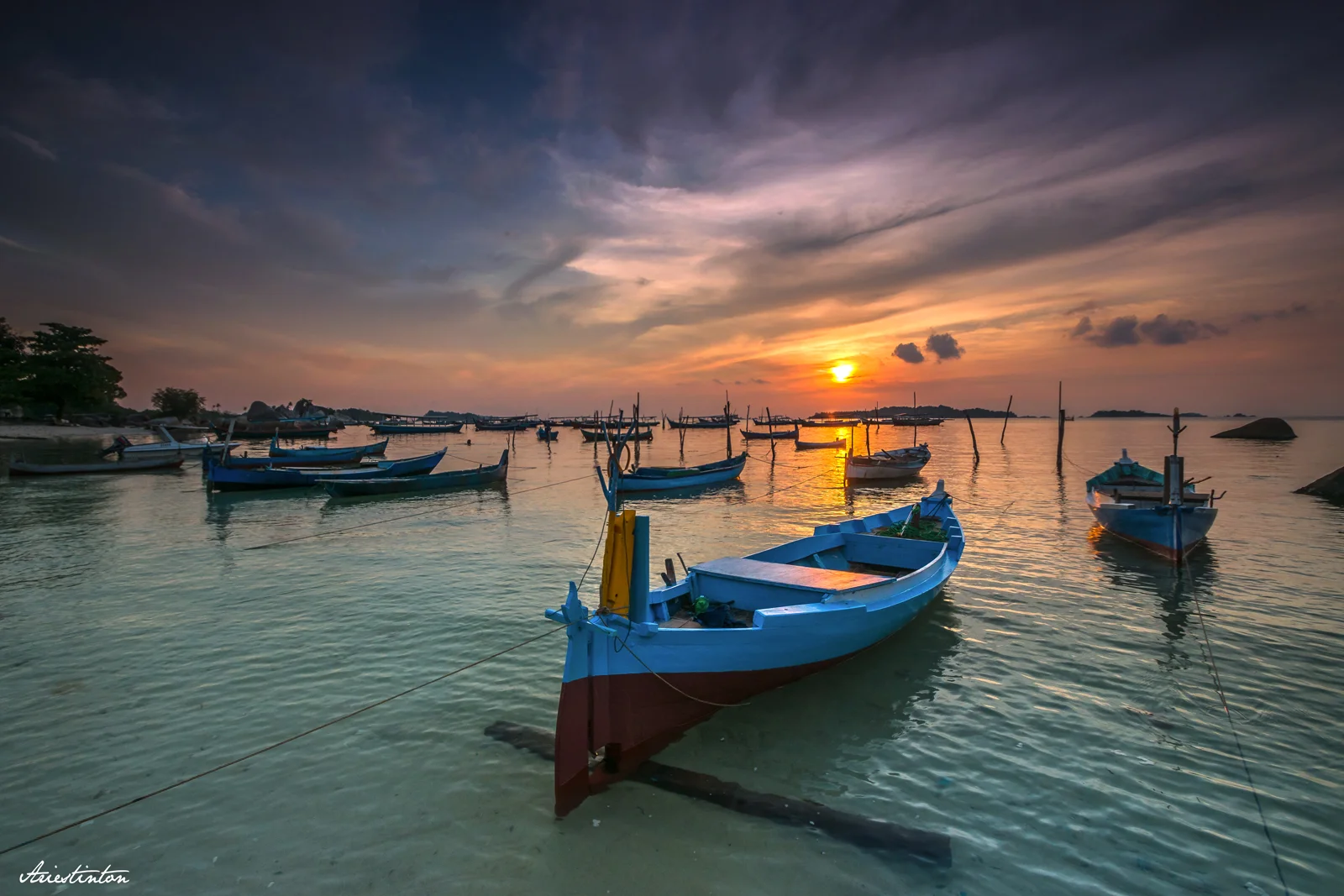 Tanjung Kelayang. Photo by Tinton Ariestanto