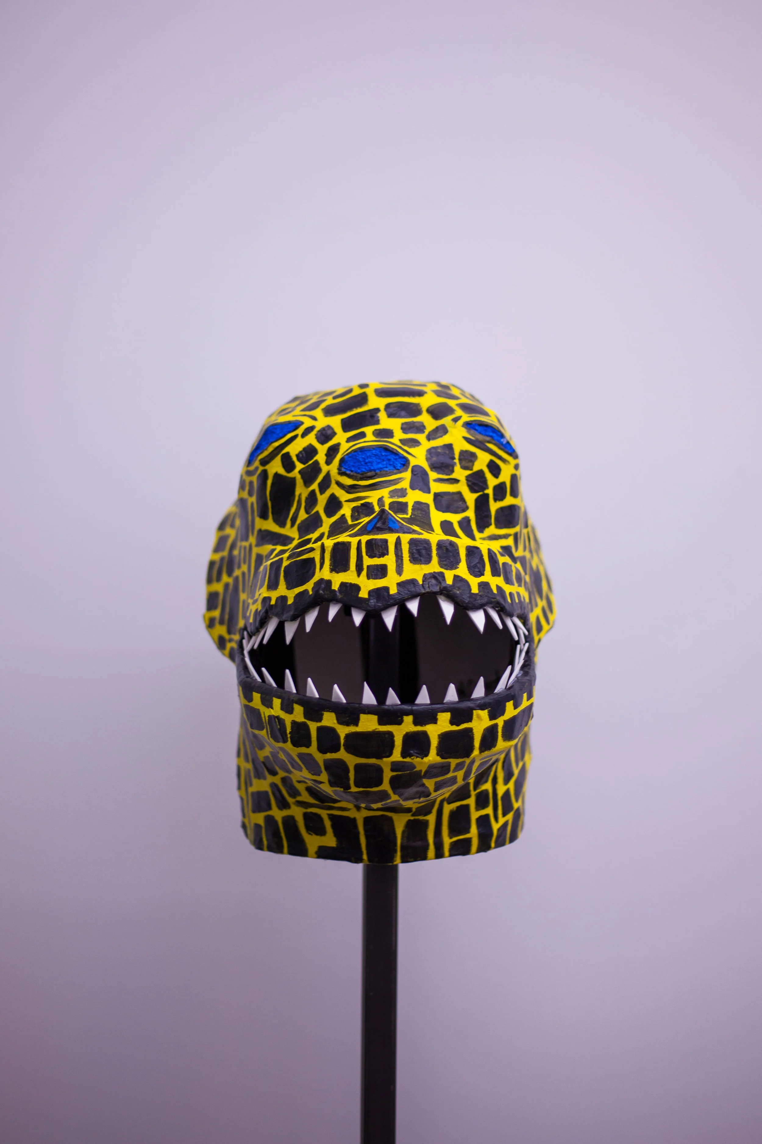 Squalas Mask w/stand 