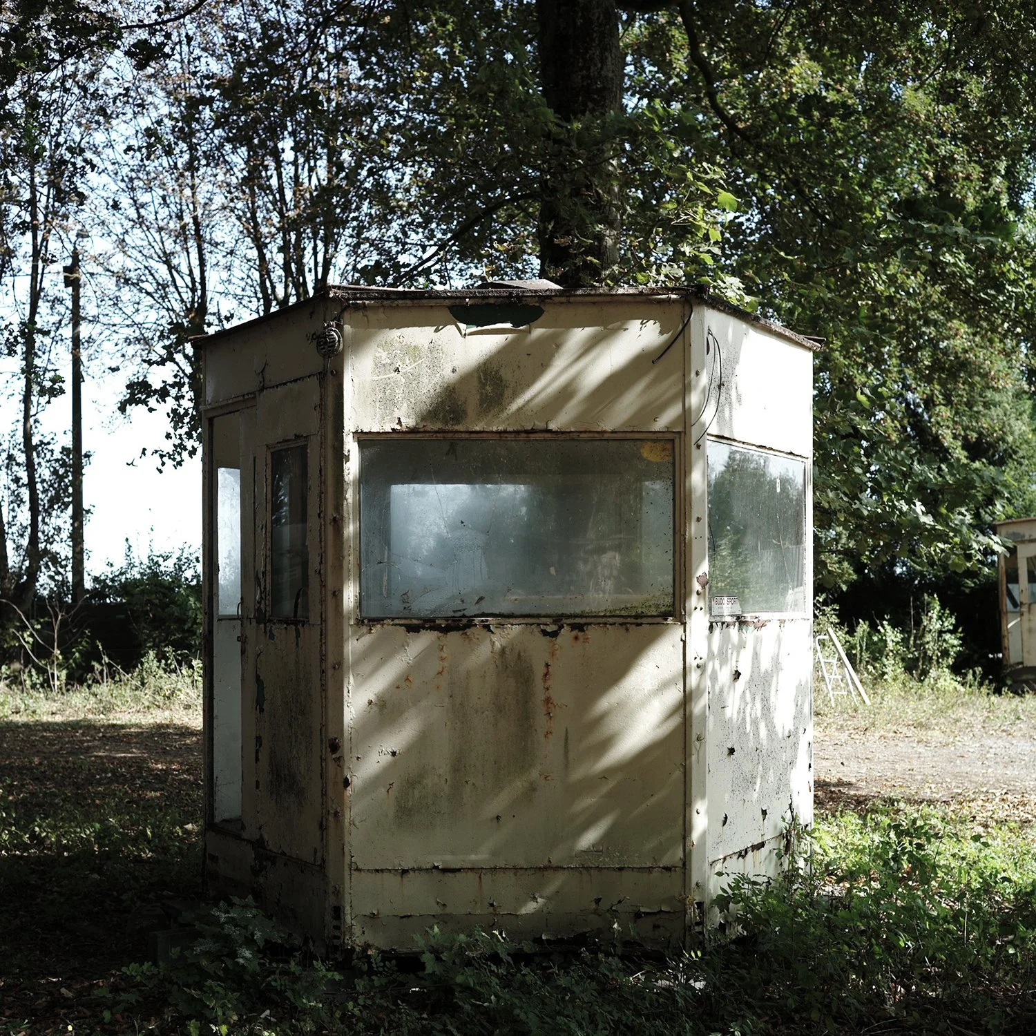 Hexagonal pre-fabrication office