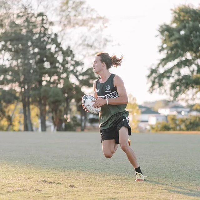 A few of our own have been throwing the ball round at the local touch comp this year. Partnering with Aon to supply them with new singlets was the least we could do!
📷 @hansonanddaughters