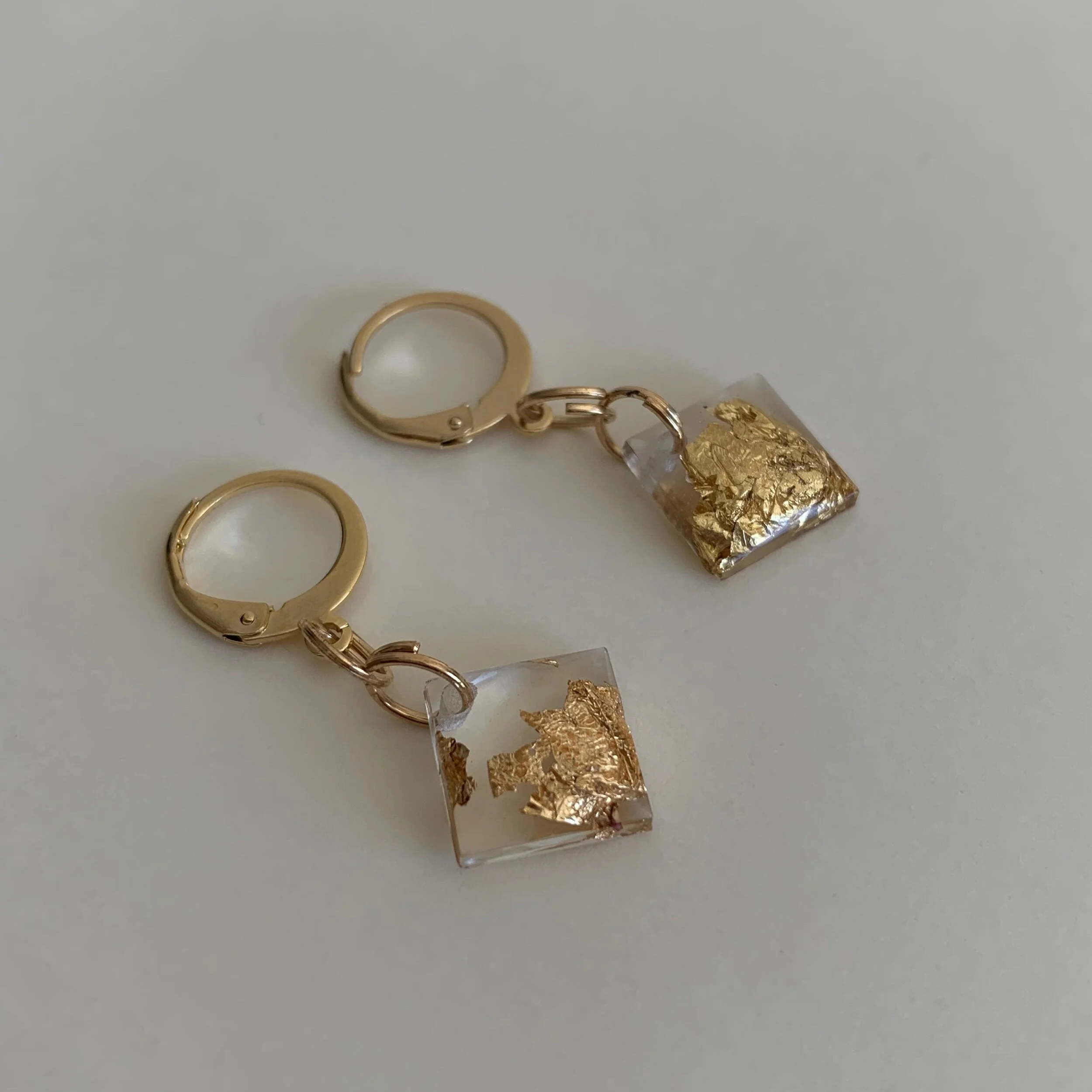 6C7773F3-3157-4C7E-A3AF-49CDDB829306