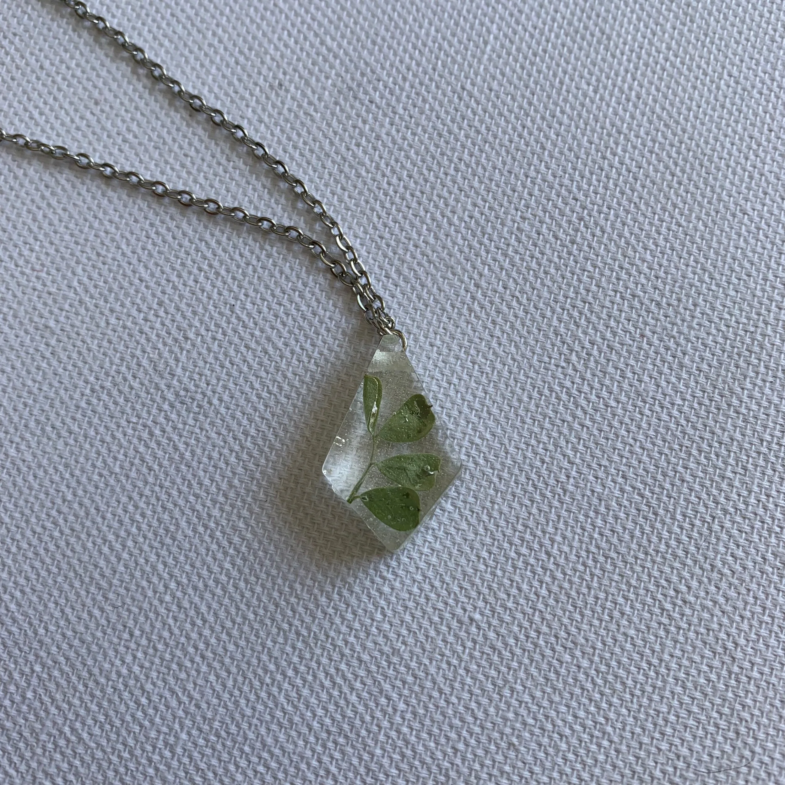 D69F6979-AEFF-4E6E-A833-4151B359B6D5