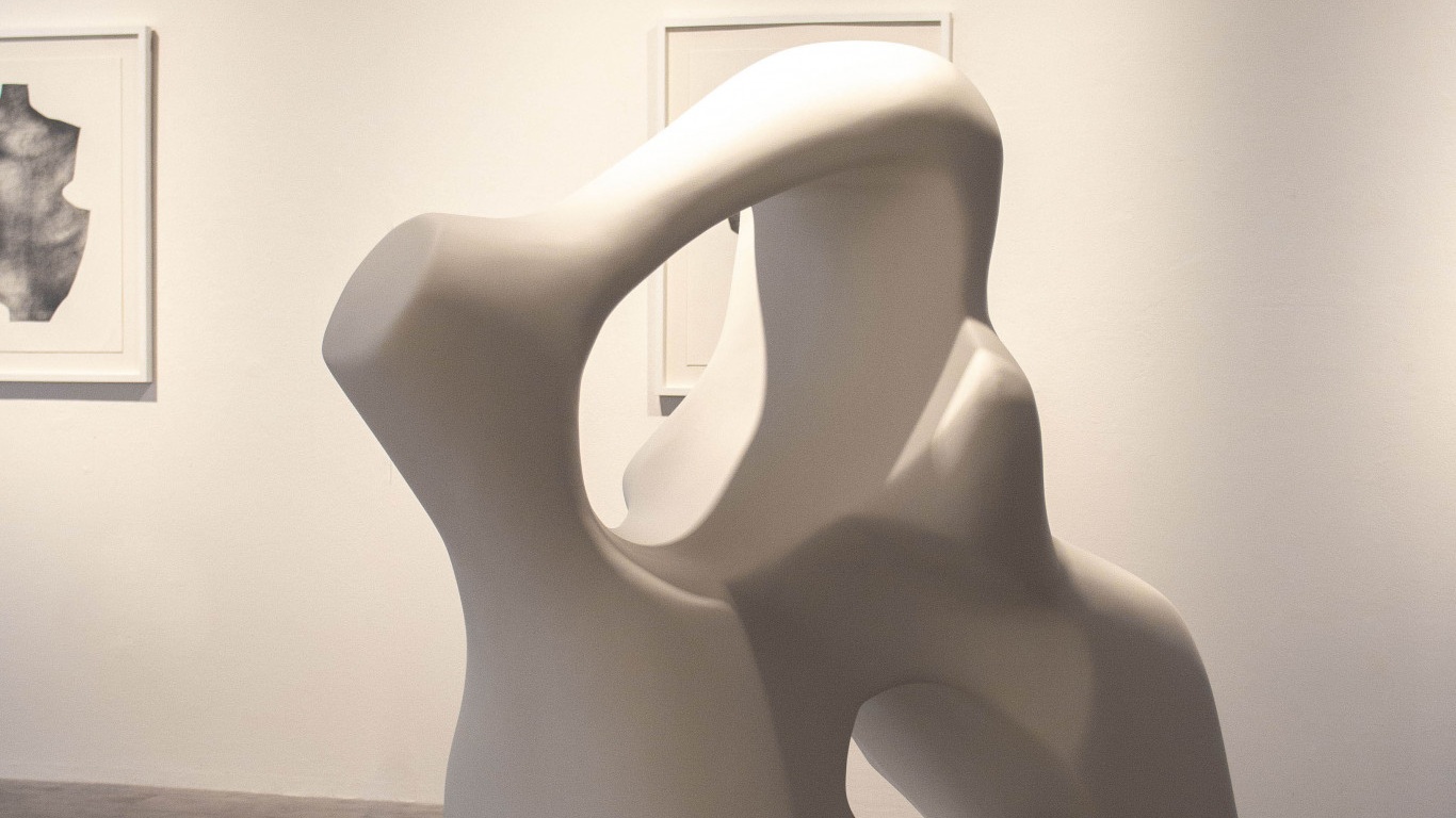 ERROR (II) , Polyurethane foam with a resin and fibreglass blend, finished in matt white, 150 × 119 × 66 cm