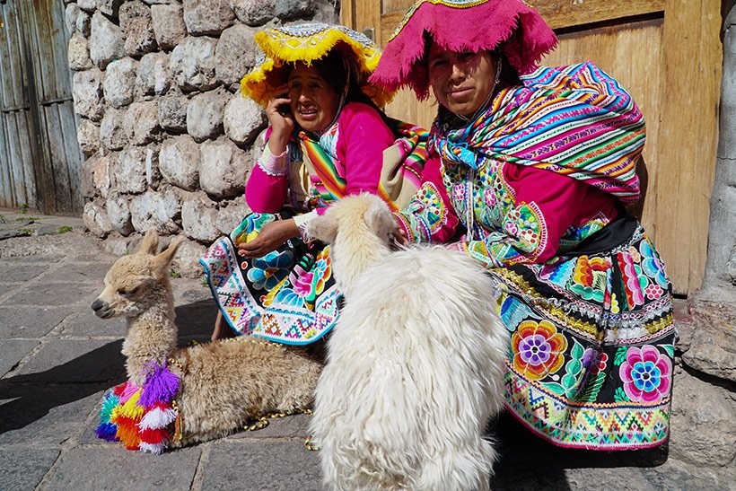 ladies-with-alpacas-cusco.jpg