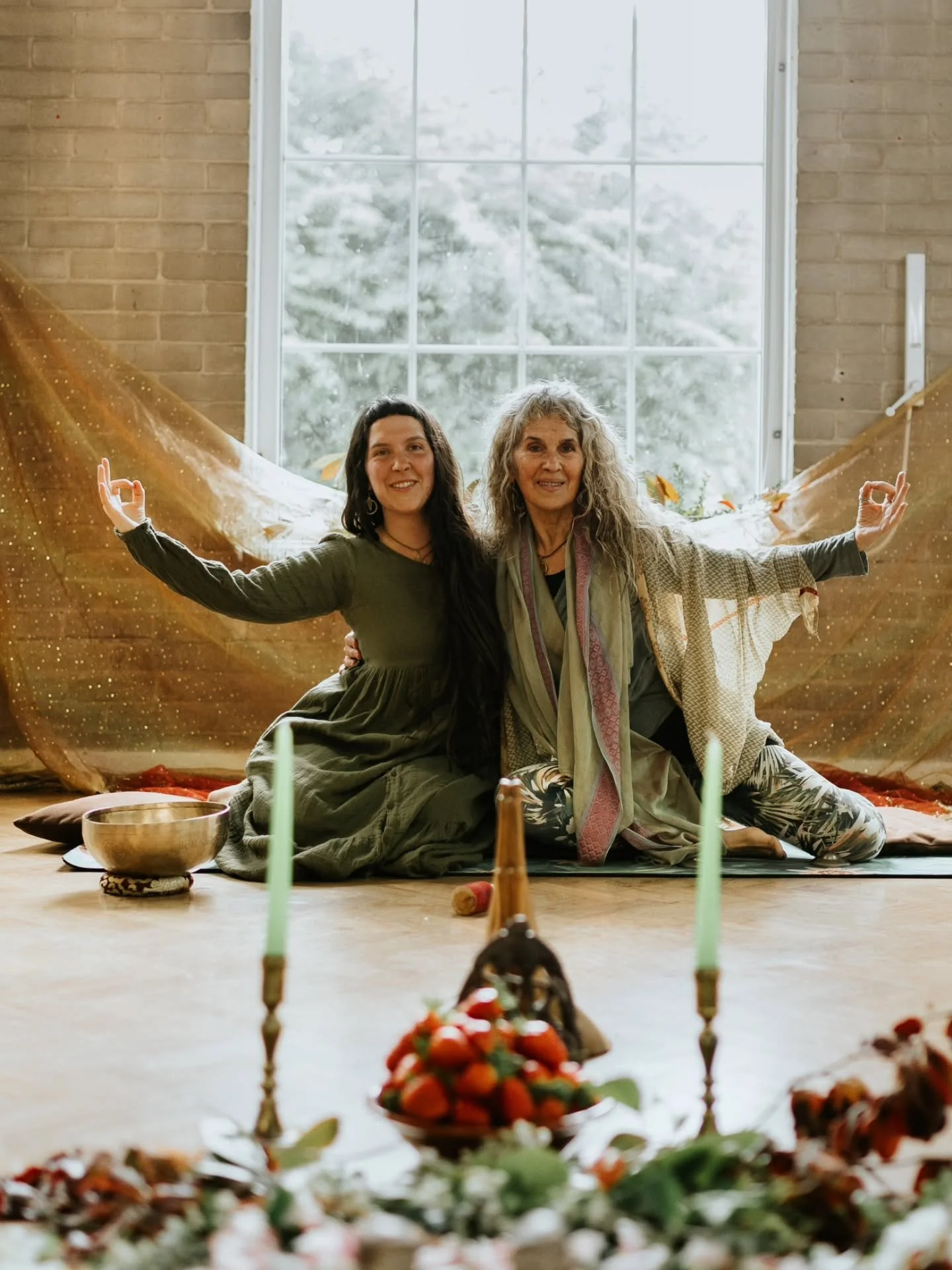 Solstice as a celebration of WHOLENESS &amp; COMPLETION
○●○
Solstice blessings dear hearts
●○●
Sofia is in England with the winter 🌌
Sandra in her homeland Argentina with the summer ☀️
(Last minute call to be with her mama🙏)
~
Solstices are a time 