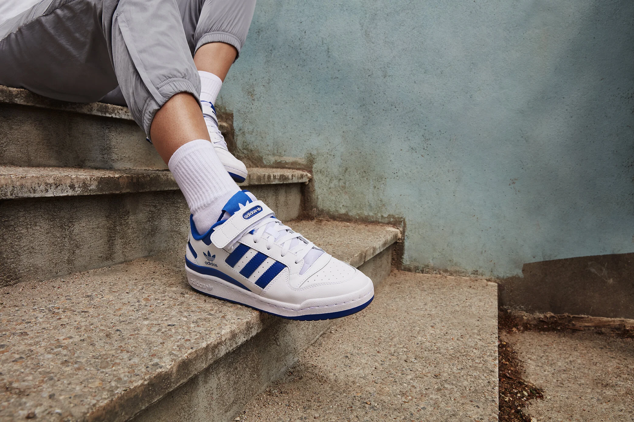 adidas_FW21_EU_FORUM_G58002_on-foot.jpg