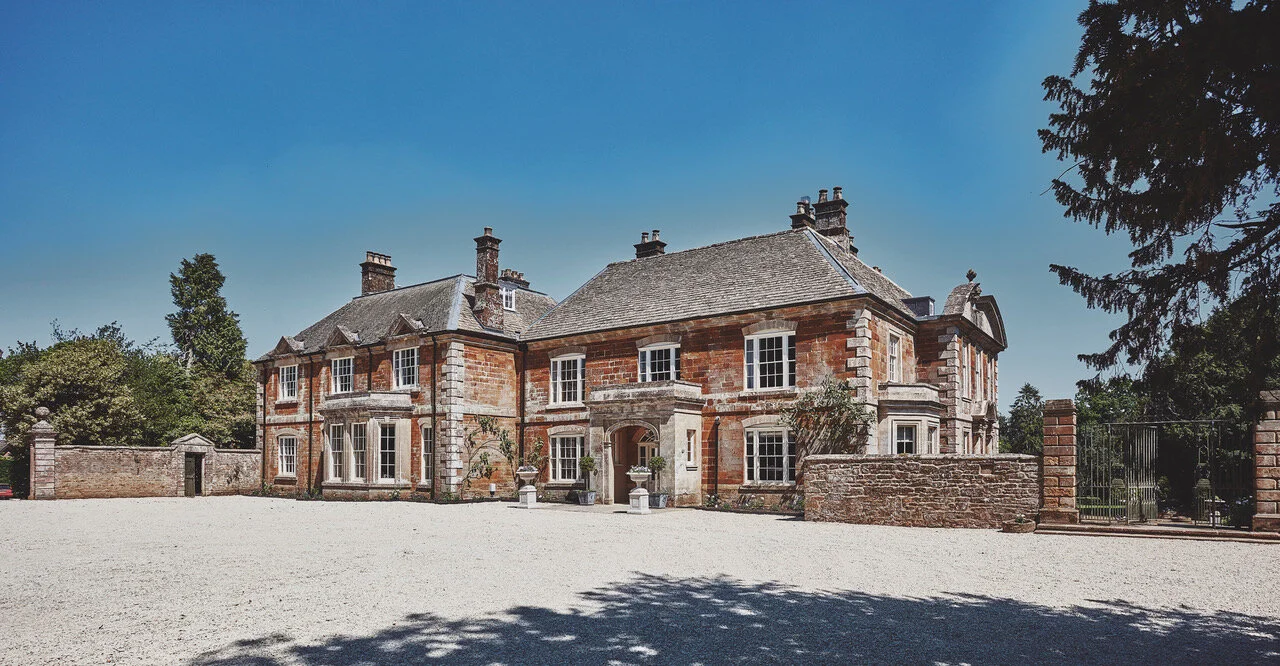Thorpe Manor Oxfordshire Wedding Venue Hairstylist.jpeg
