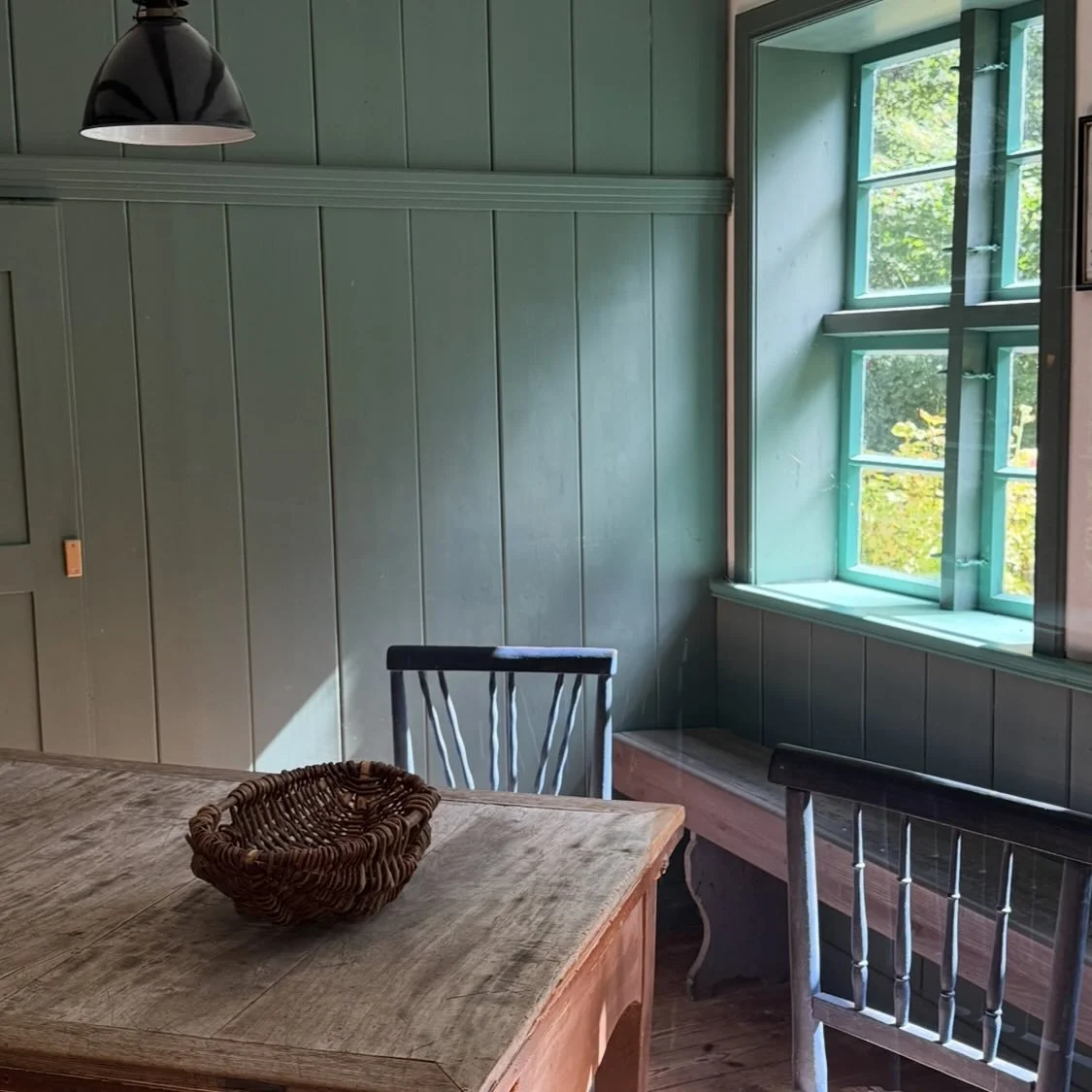 SIMPLE &amp; CALM | A glimpse into the past in the North of Germany. These 18th century circular villages in Wendland are a treasure and worth a visit. But I loved the interiors which were a celebration of craftsmanship, beauty and detail. 

#rundlin