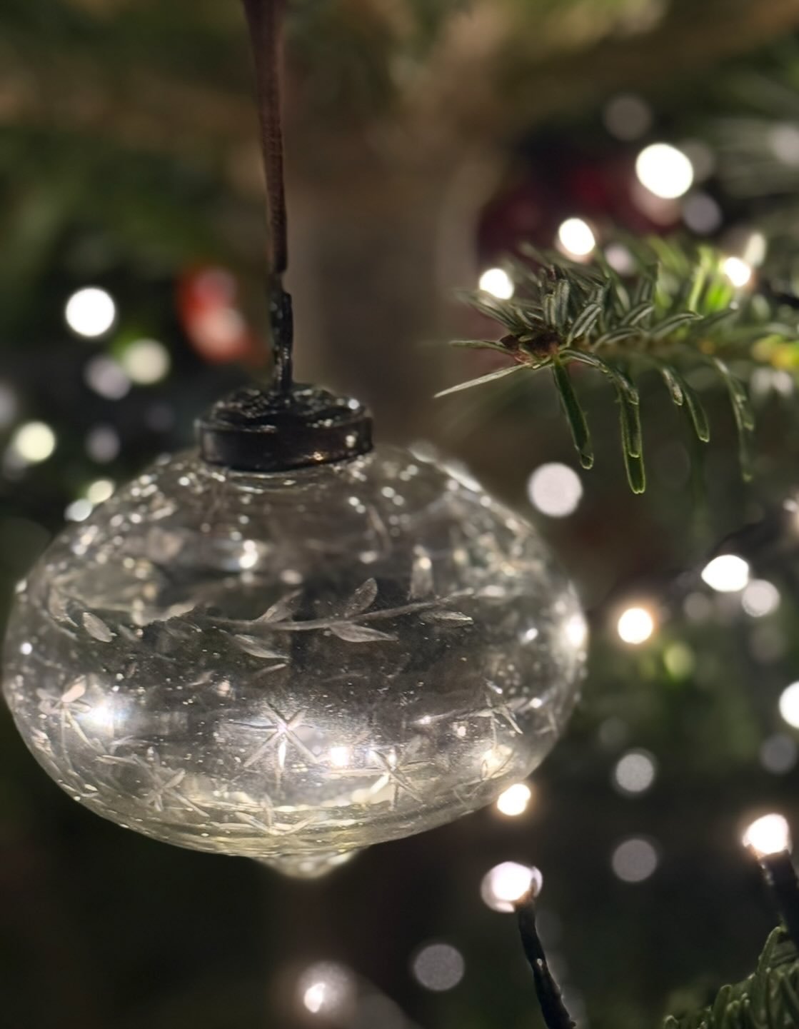 ✨ We are looking forward to spending some time @foxcote_oddington over Christmas ✨ 
 
The cottage is decorated already and looking very Christmassy ✨

#christmasinthecotswolds #cosycountrycottage #countrycottage